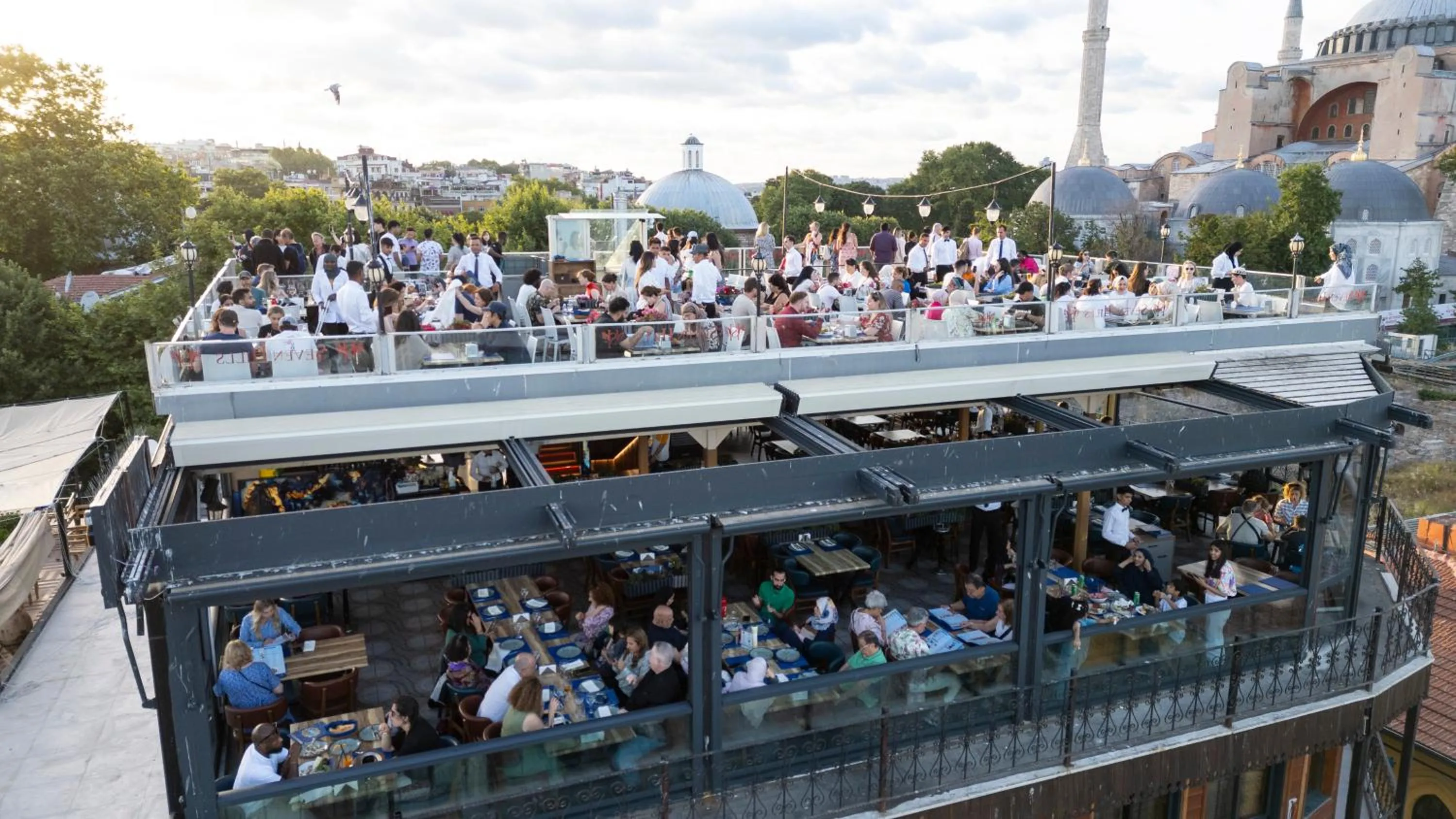 Restaurant/places to eat in Seven Hills Hotel - Special Category