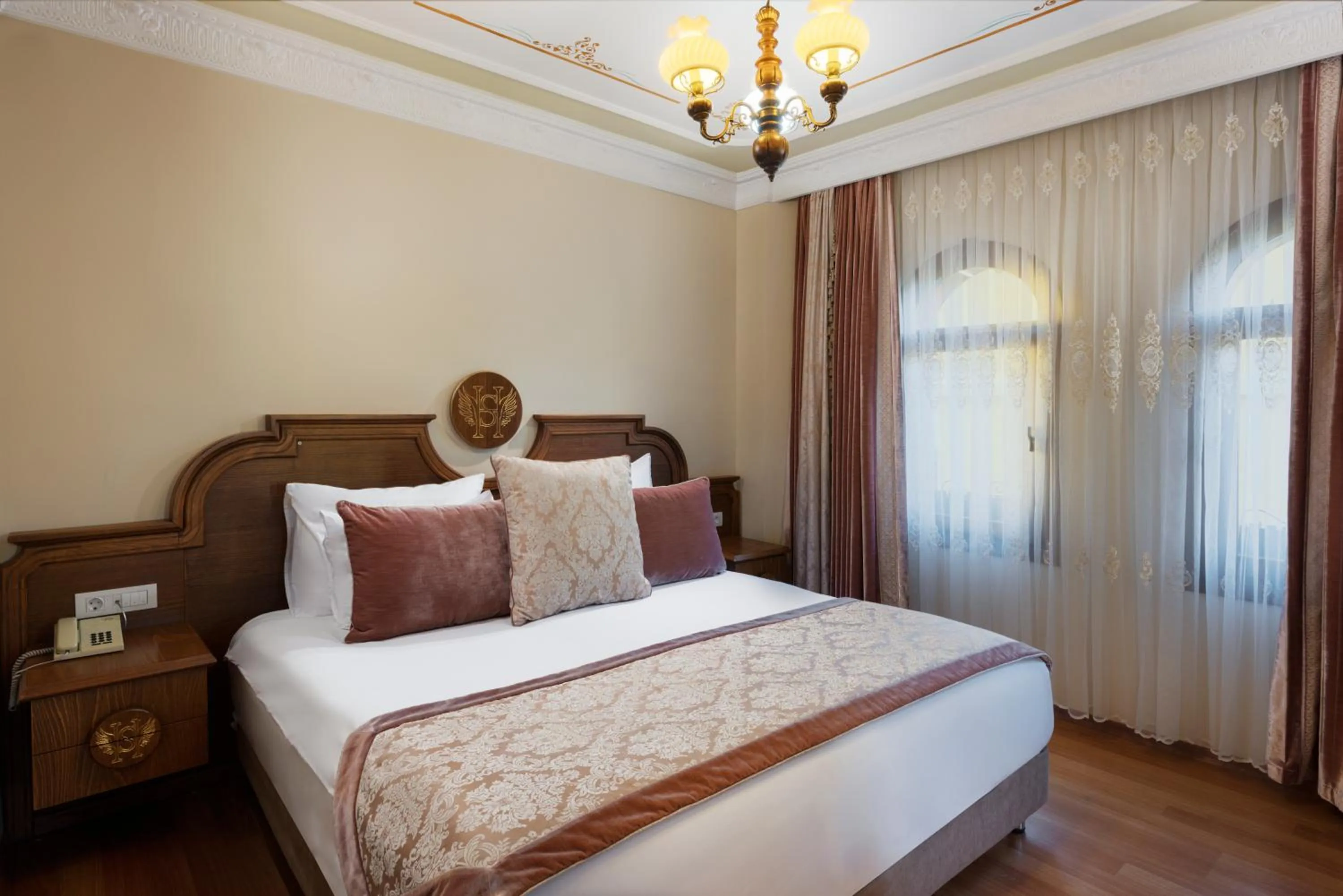 Bed in Seven Hills Hotel - Special Category