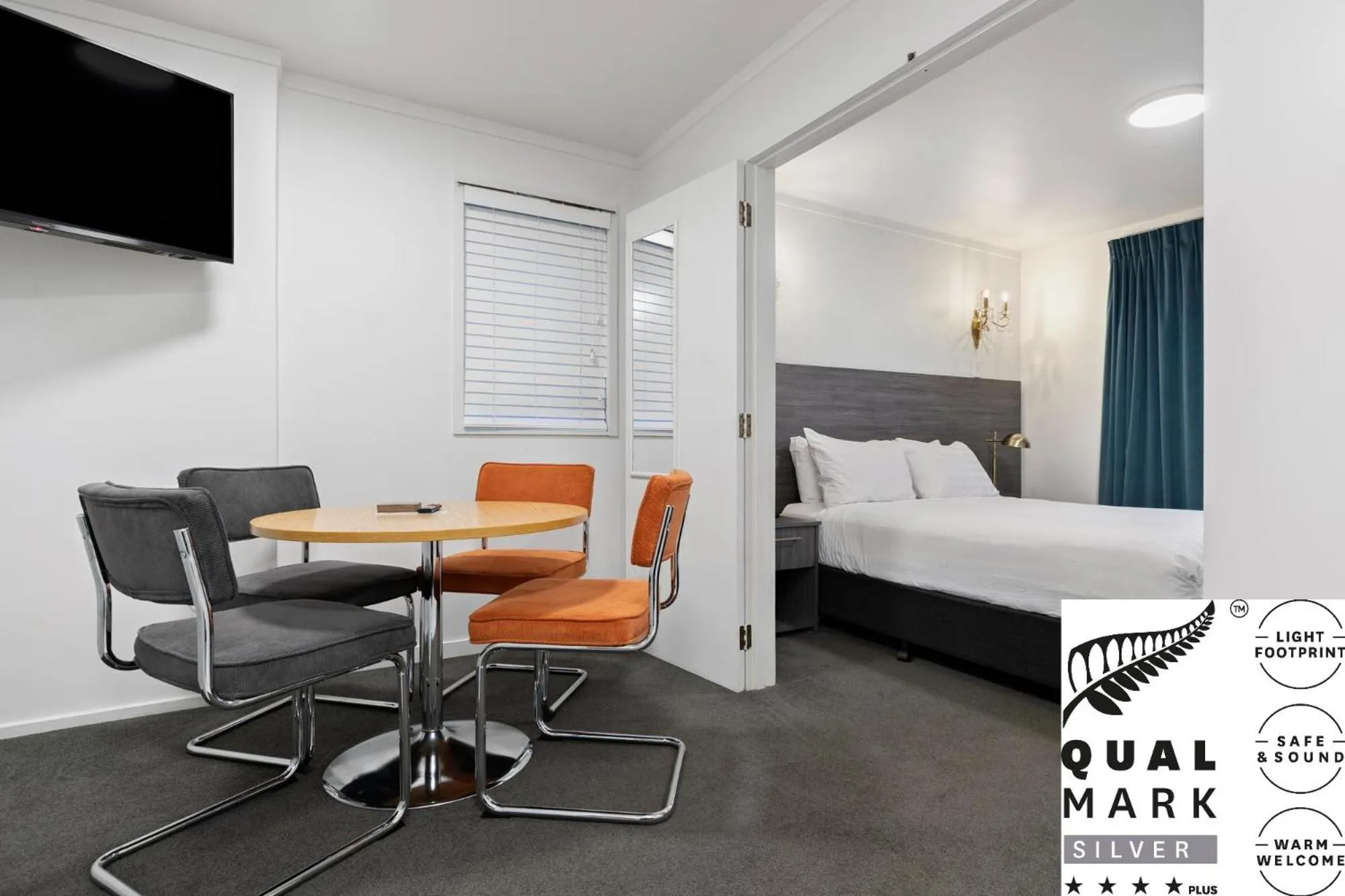 TV and multimedia in Lakeview Colonial Motel