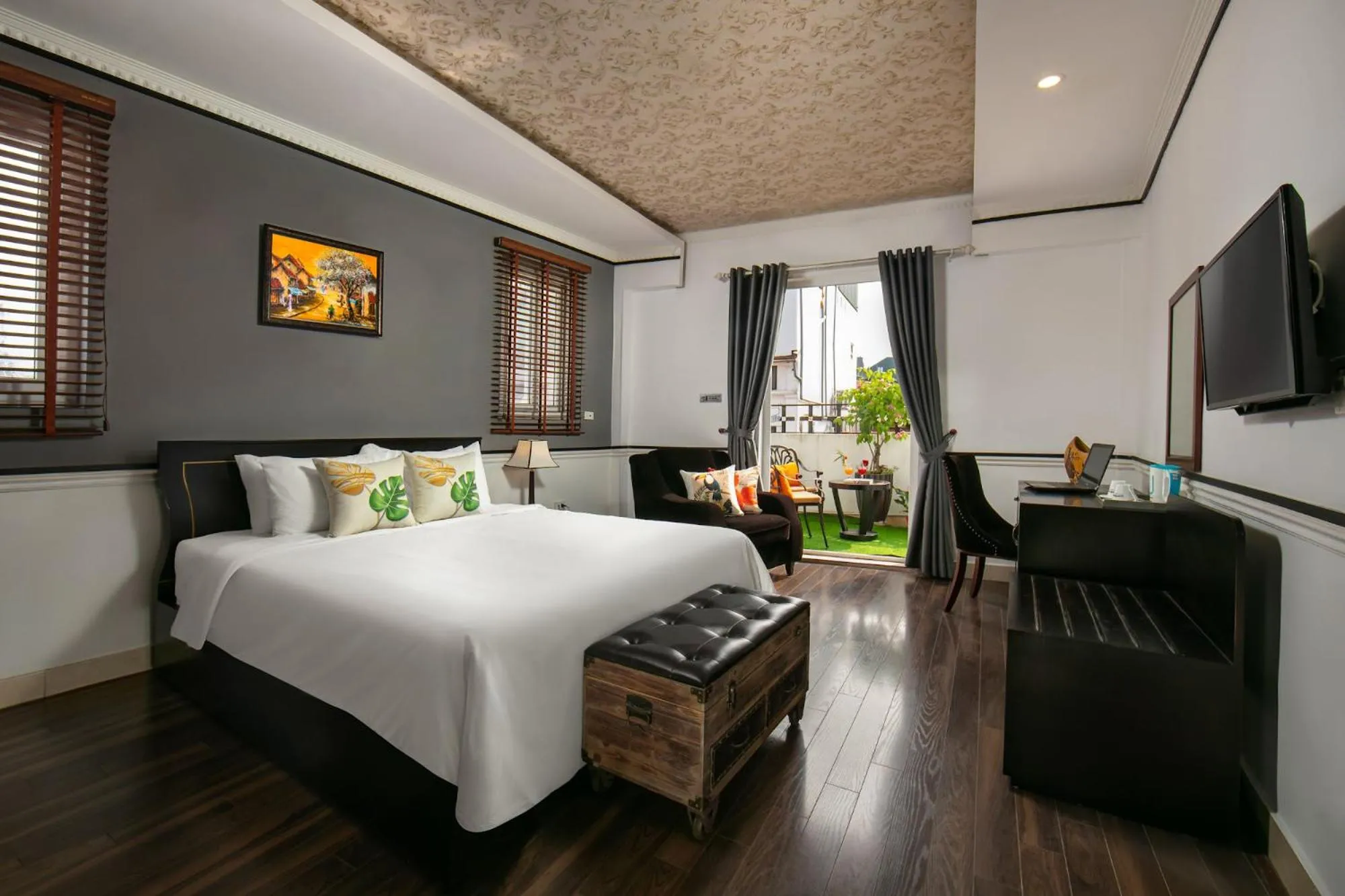 Photo of the whole room, Bed in Hanoi Garden Hotel & Spa