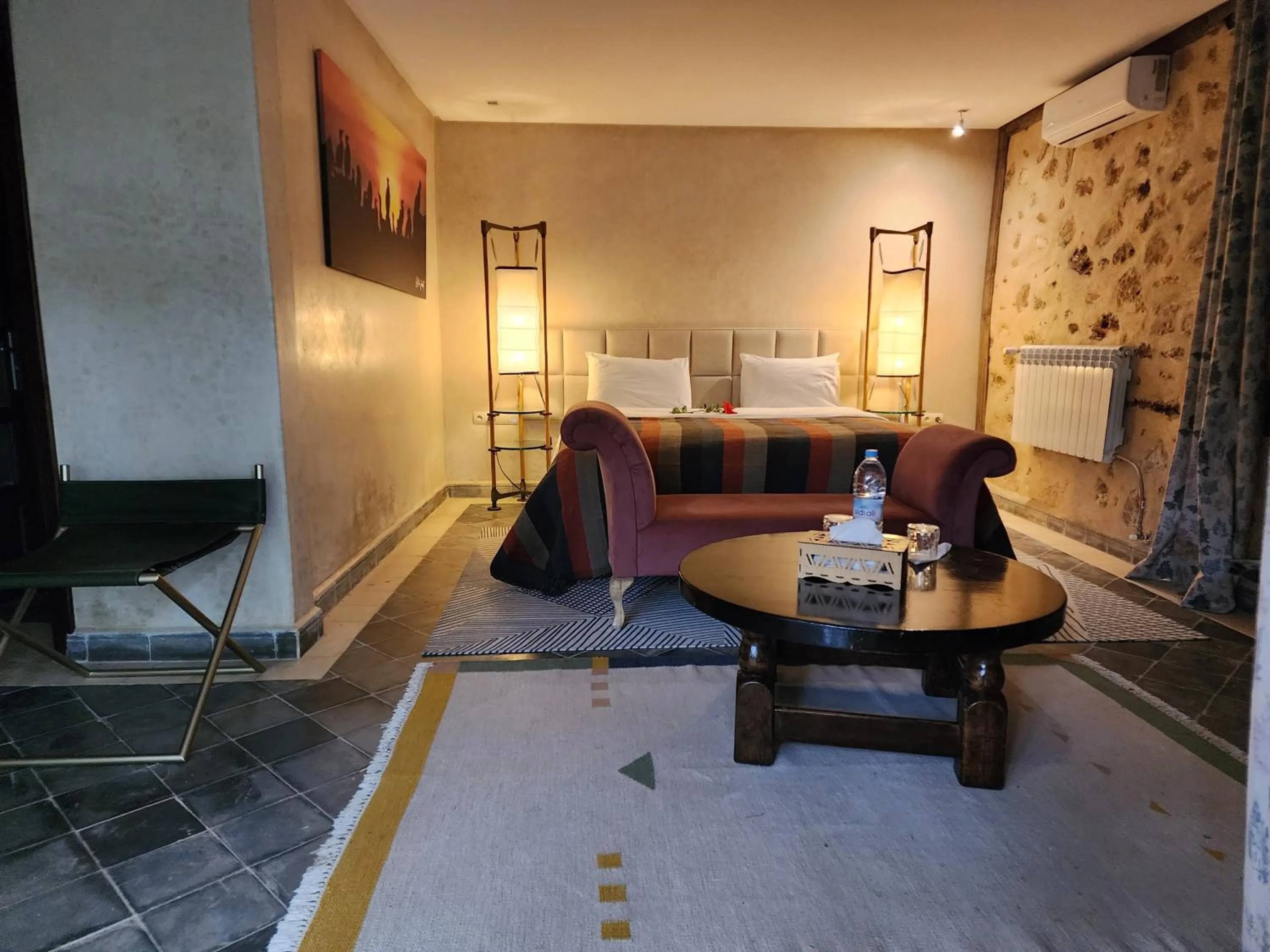 room service in La Villa Joubert