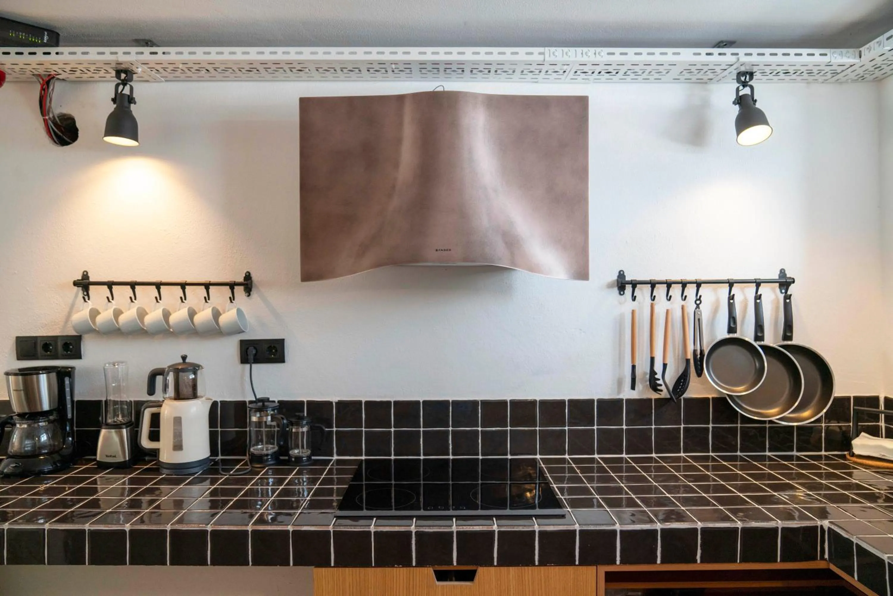 Communal kitchen in BE BOLD HOSTEL