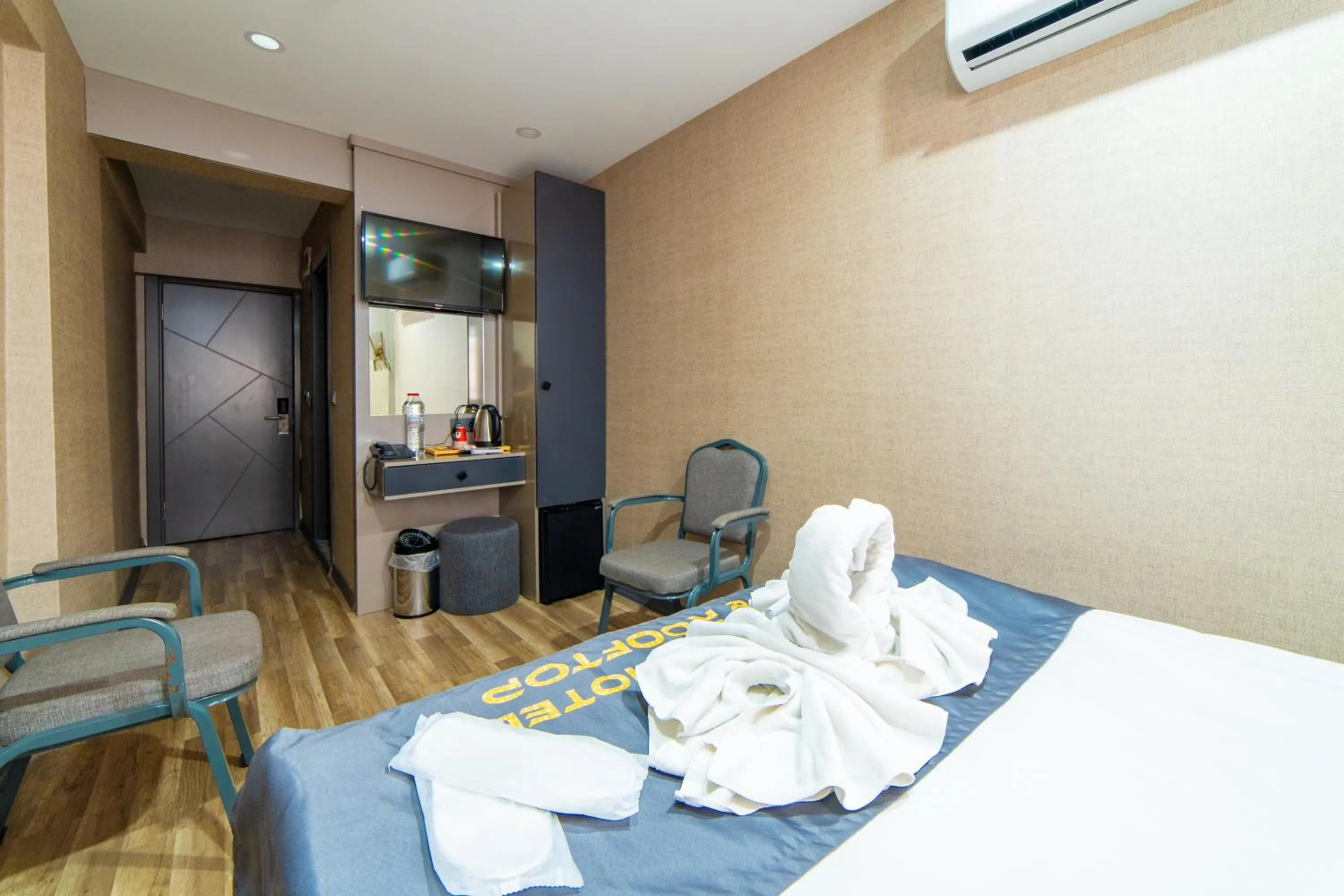 TV and multimedia, Bed in Miss Royal Hotel & SPA