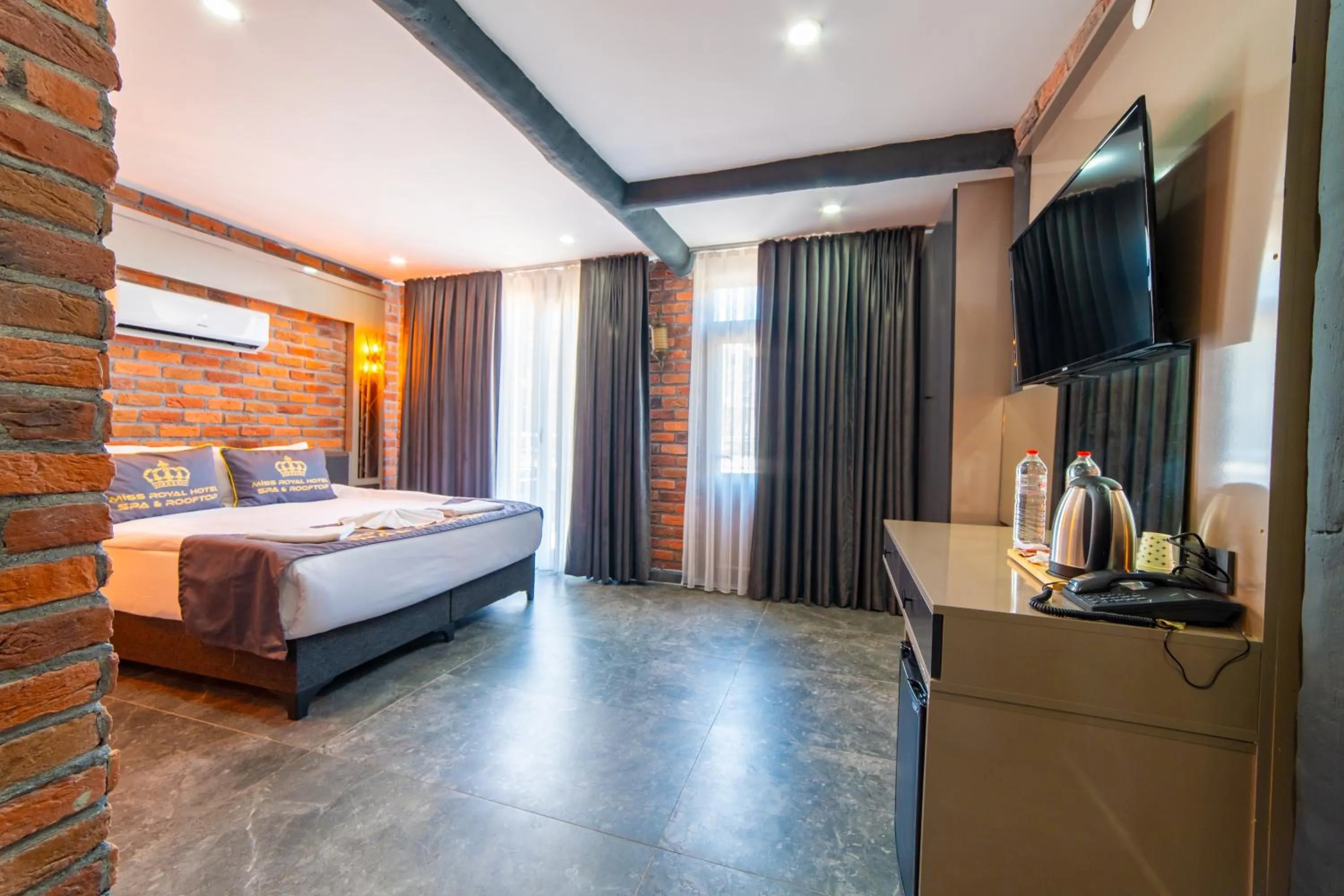 Photo of the whole room, Bed in Miss Royal Hotel & SPA