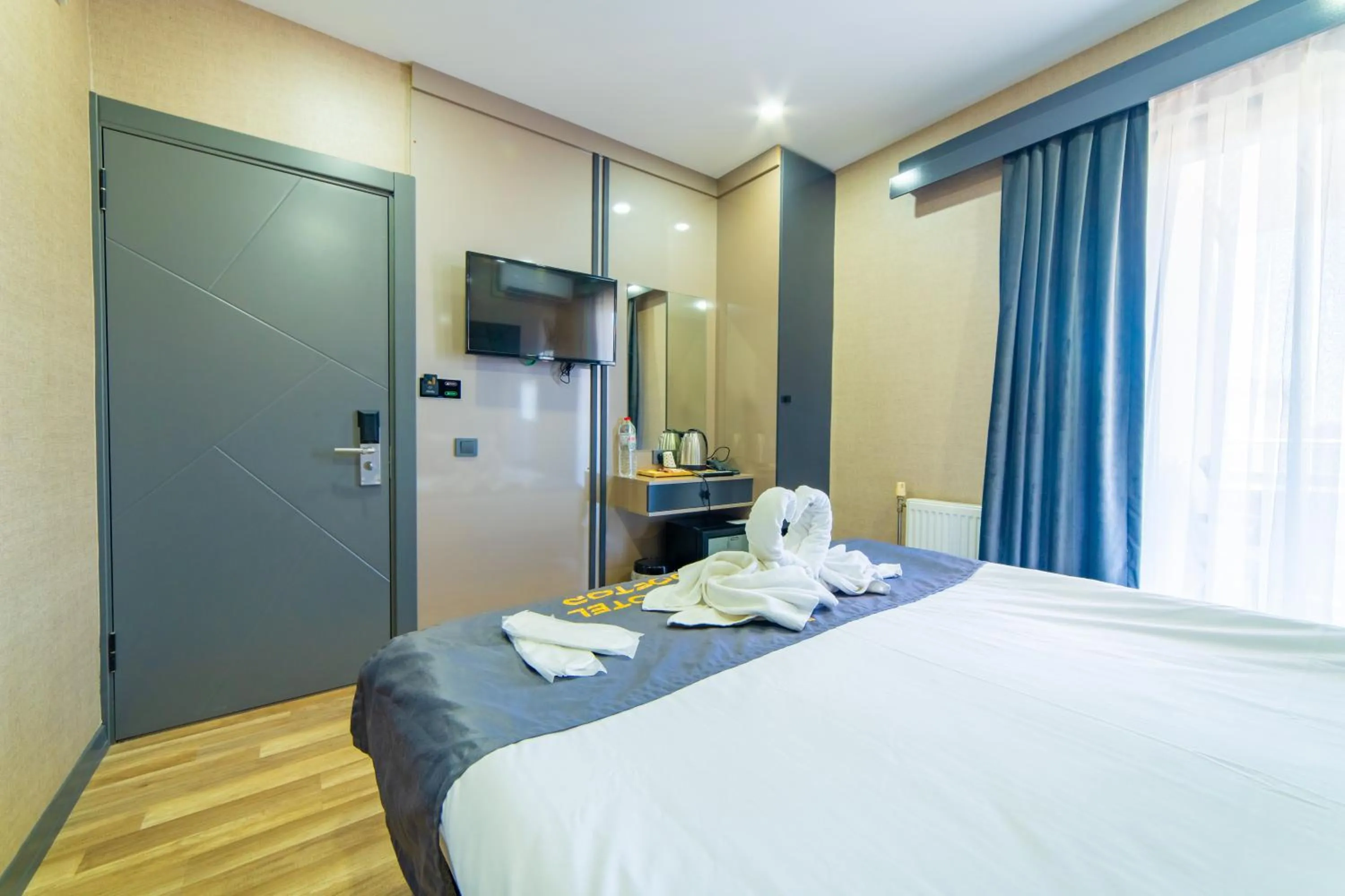 TV and multimedia, Bed in Miss Royal Hotel & SPA