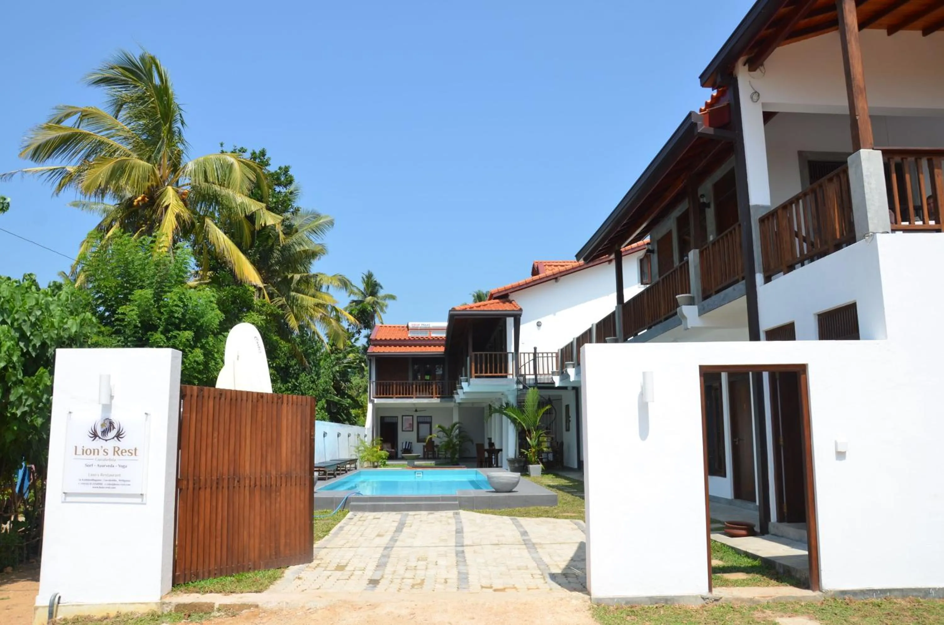 Facade/entrance in Lion's Rest