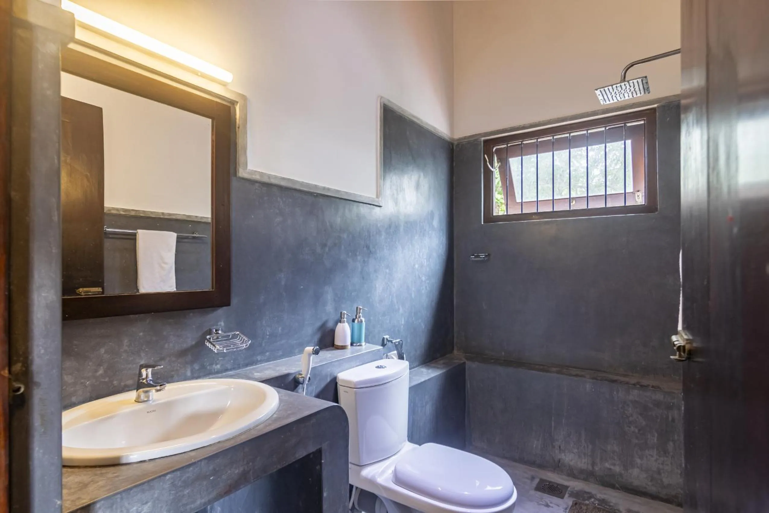 Shower in Lion's Rest