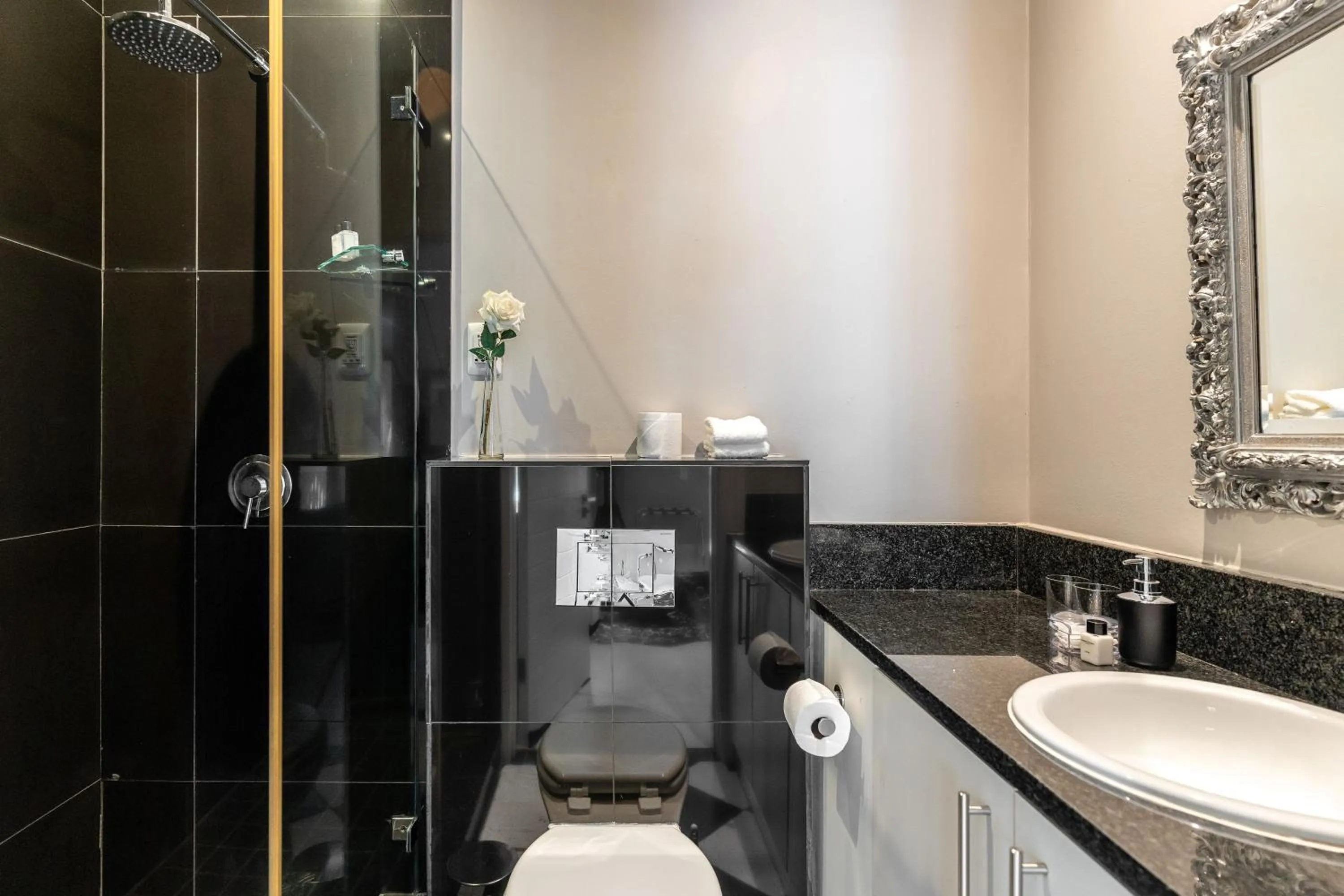 Shower in Long Street Boutique Hotel