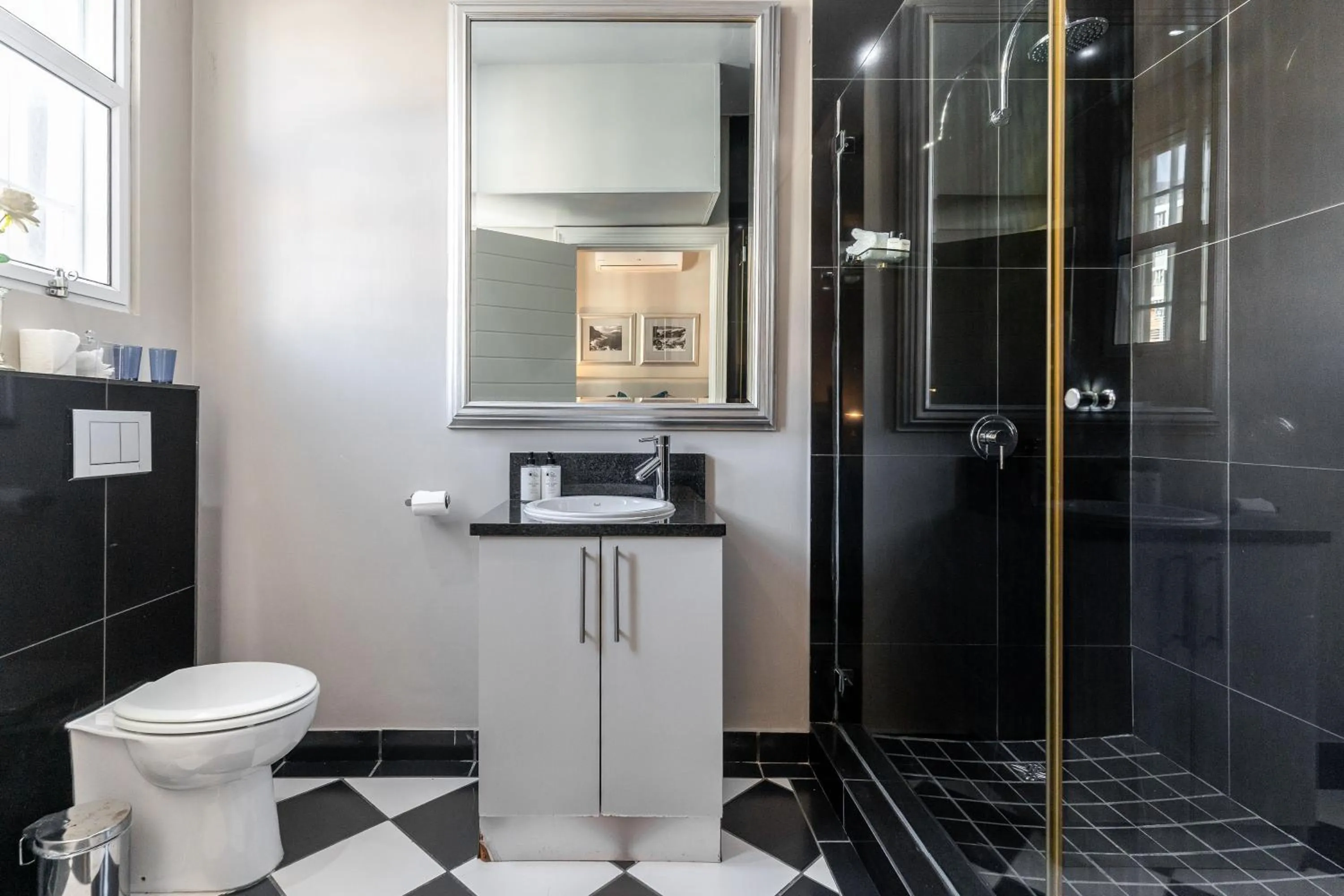 Shower in Long Street Boutique Hotel