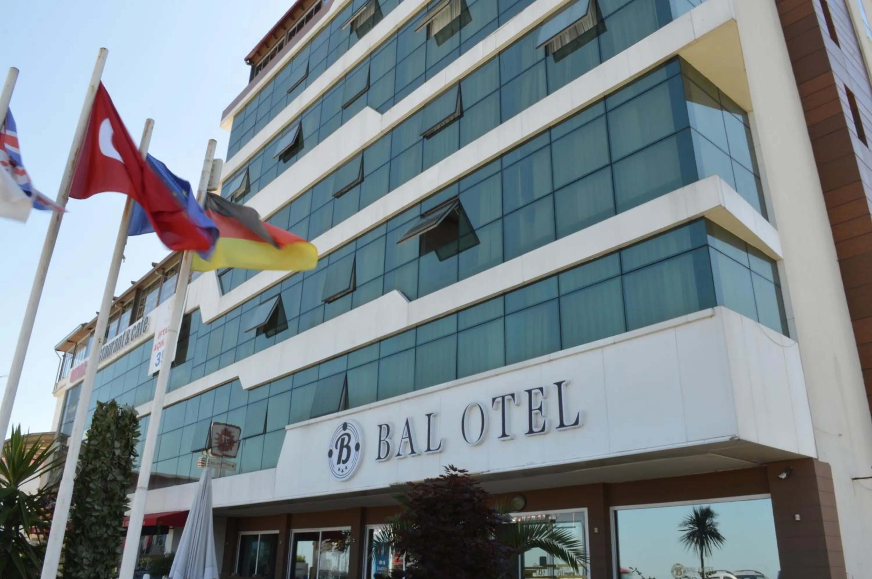 Facade/entrance in Bal Hotel