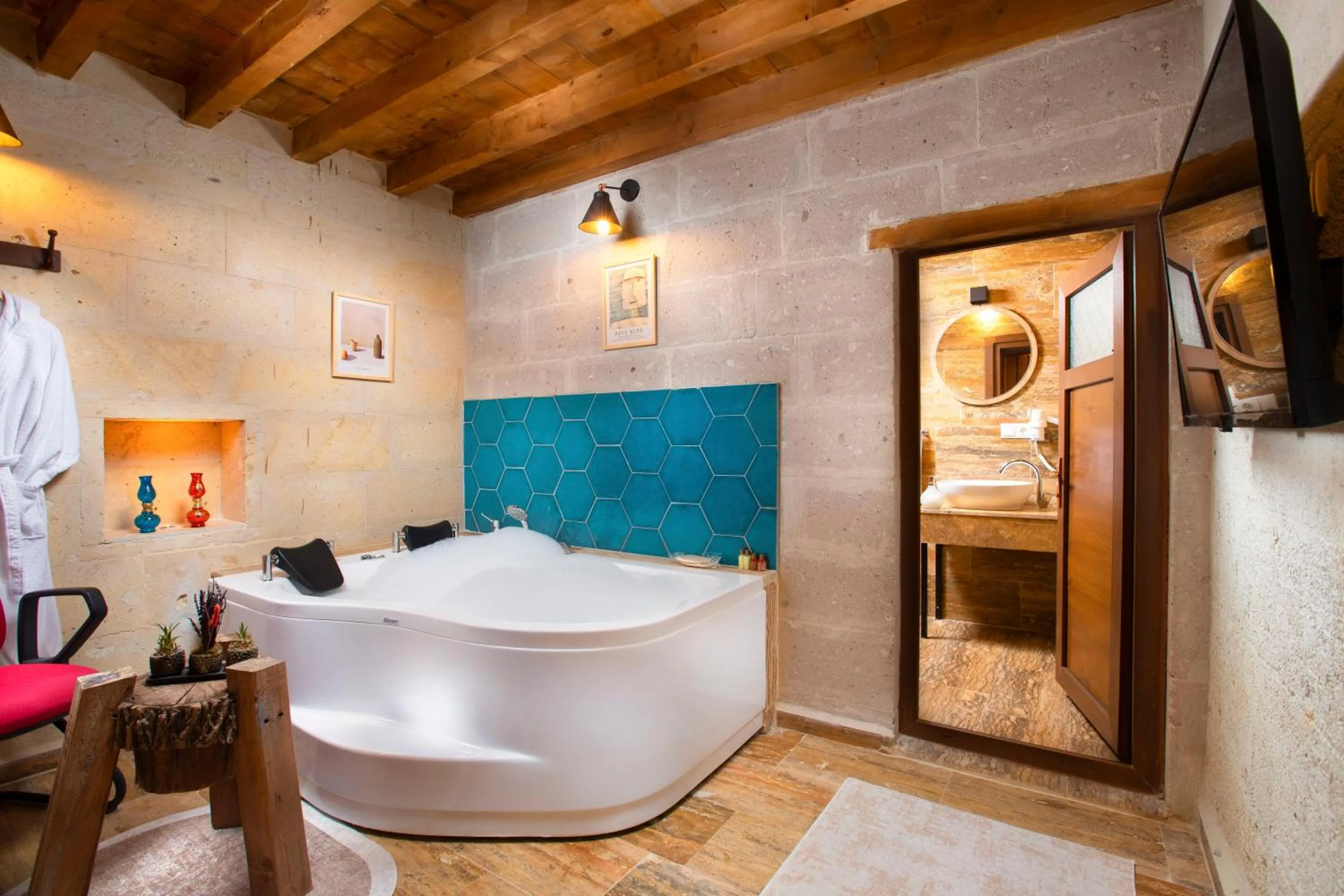 Hot Tub in HacıAşık Konağı Butik Hotel