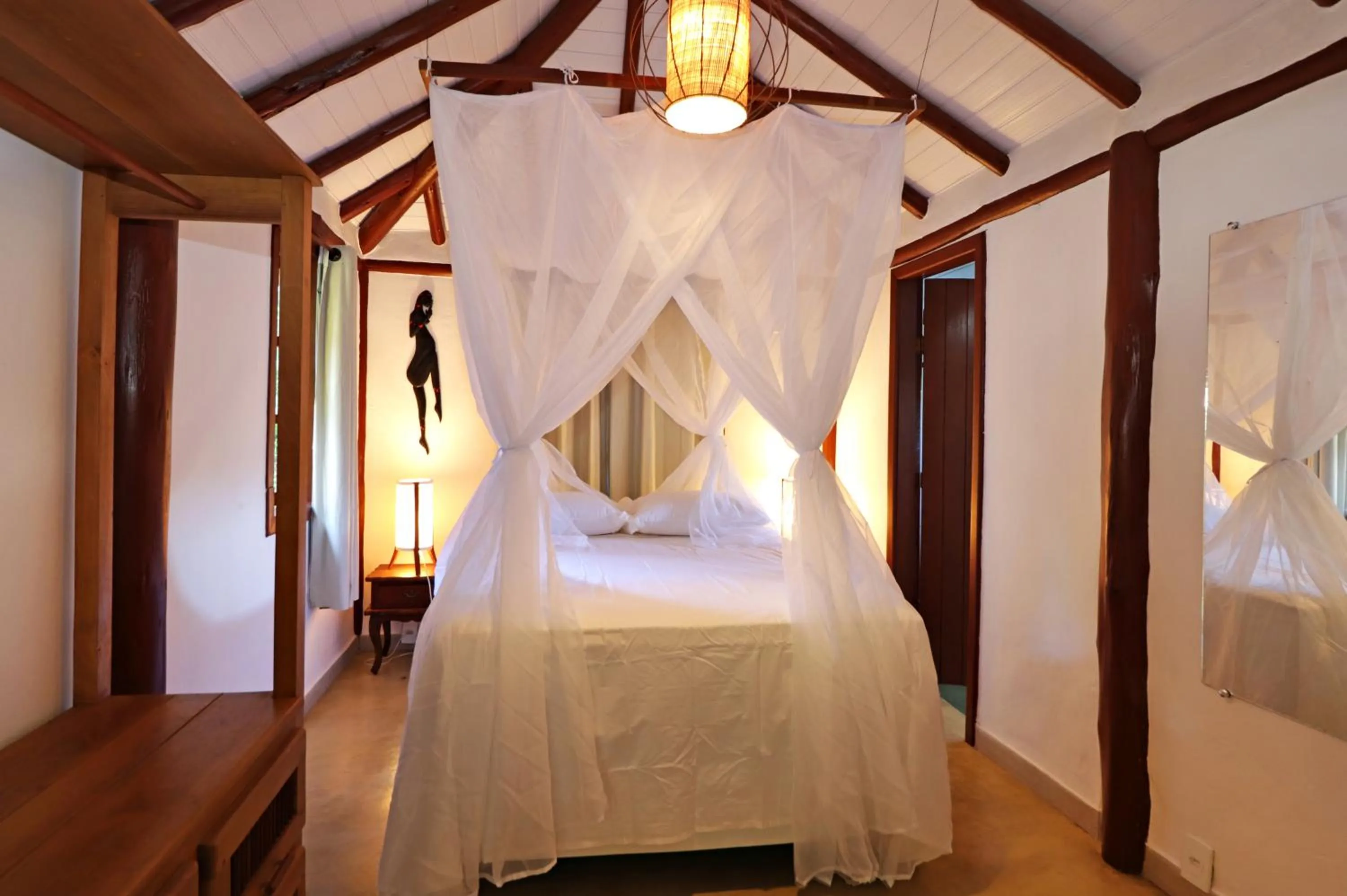 Bed in Pousada Arraial Colonial, Localizada no Centrinho e de Fácil Acesso a Praia e a Rua Mucugê