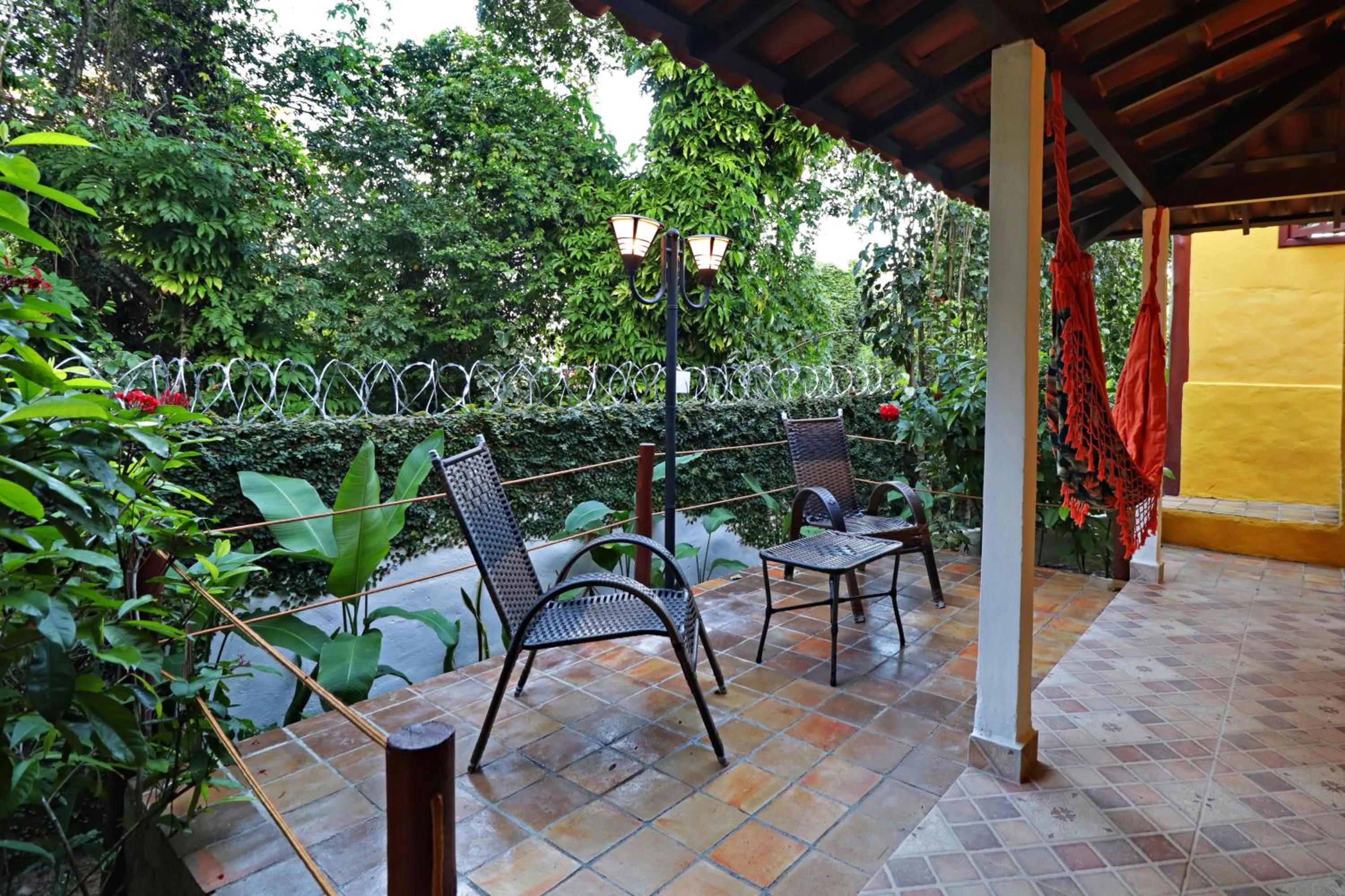 Patio in Pousada Arraial Colonial, Localizada no Centrinho e de Fácil Acesso a Praia e a Rua Mucugê