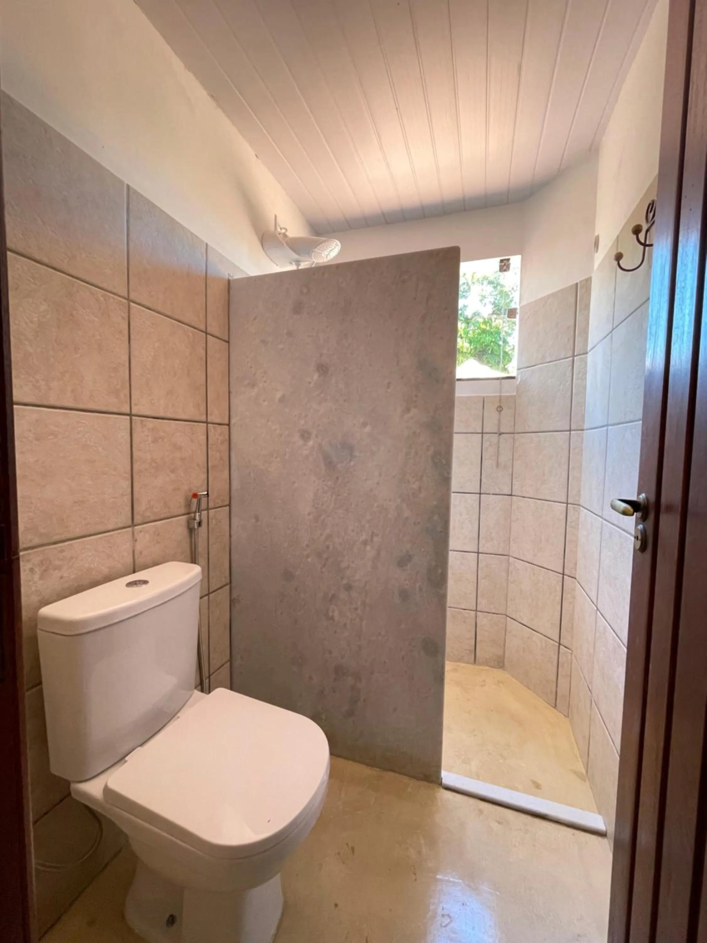 Shower in Pousada Arraial Colonial, Localizada no Centrinho e de Fácil Acesso a Praia e a Rua Mucugê