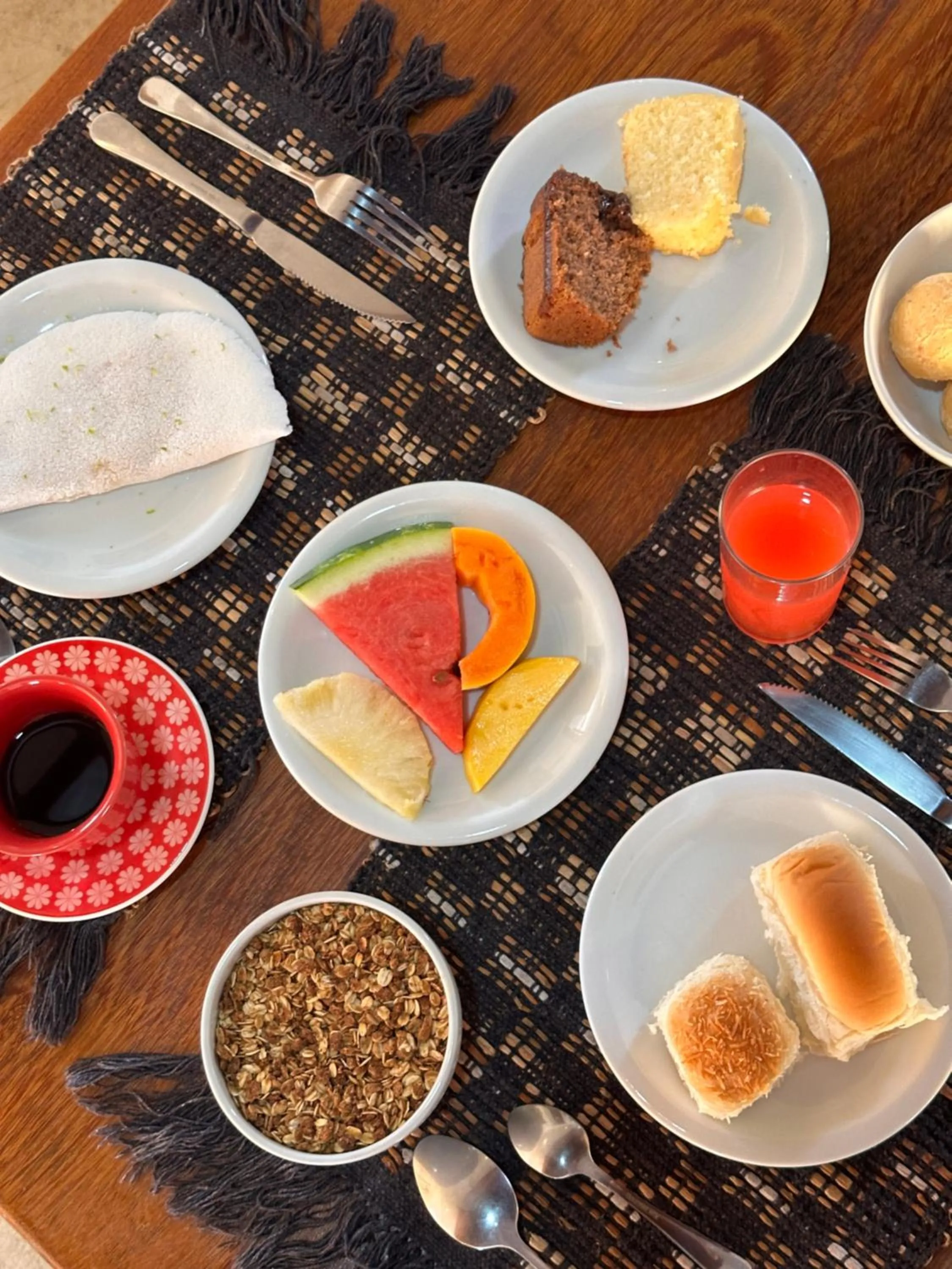 Breakfast in Pousada Arraial Colonial, Localizada no Centrinho e de Fácil Acesso a Praia e a Rua Mucugê