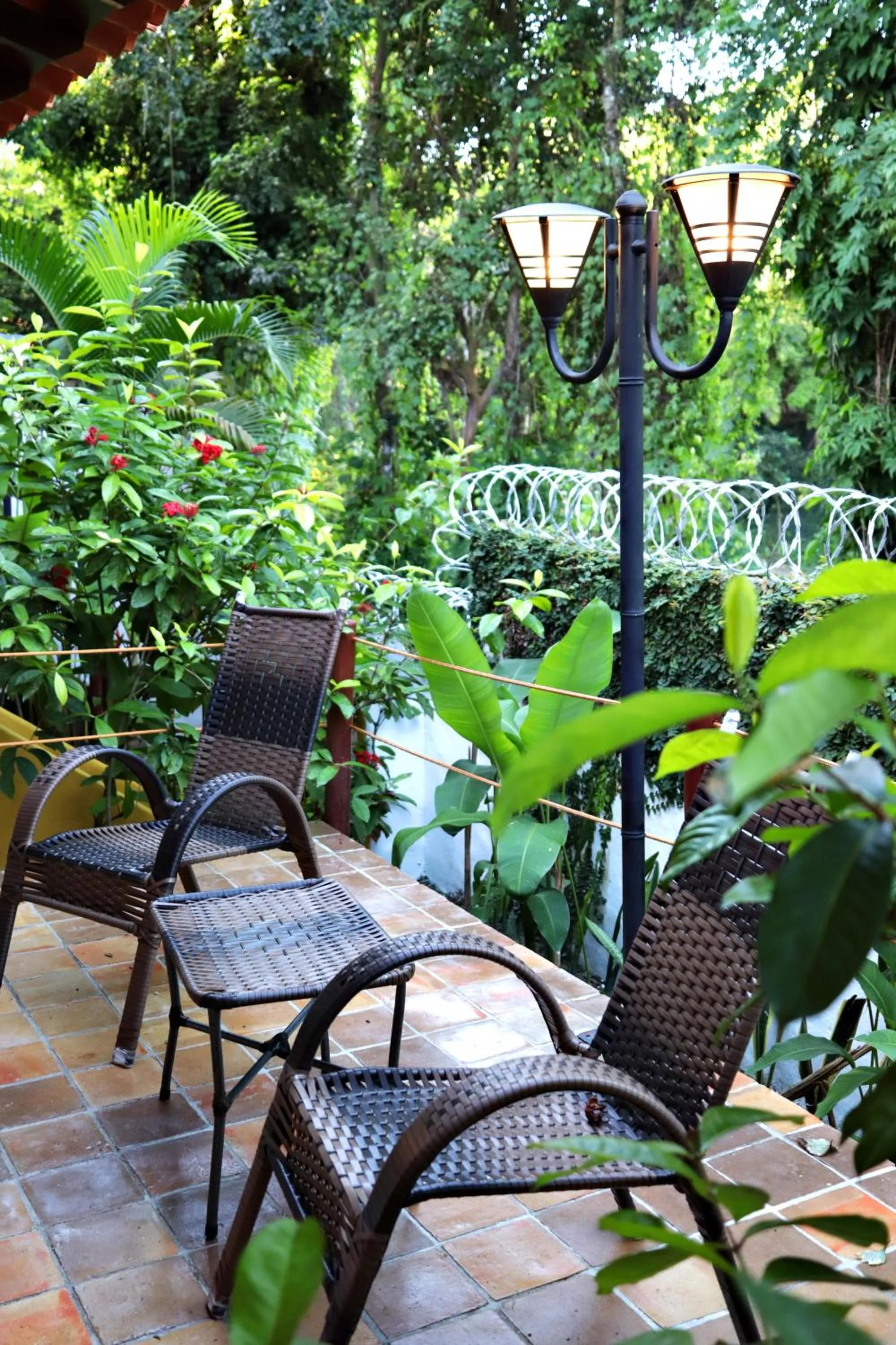 Garden in Pousada Arraial Colonial, Localizada no Centrinho e de Fácil Acesso a Praia e a Rua Mucugê