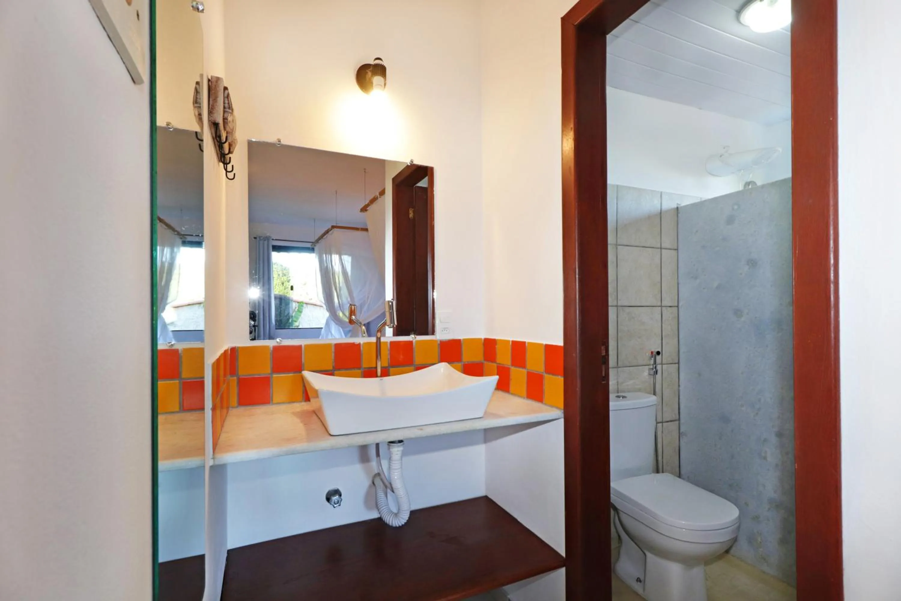 Shower in Pousada Arraial Colonial, Localizada no Centrinho e de Fácil Acesso a Praia e a Rua Mucugê