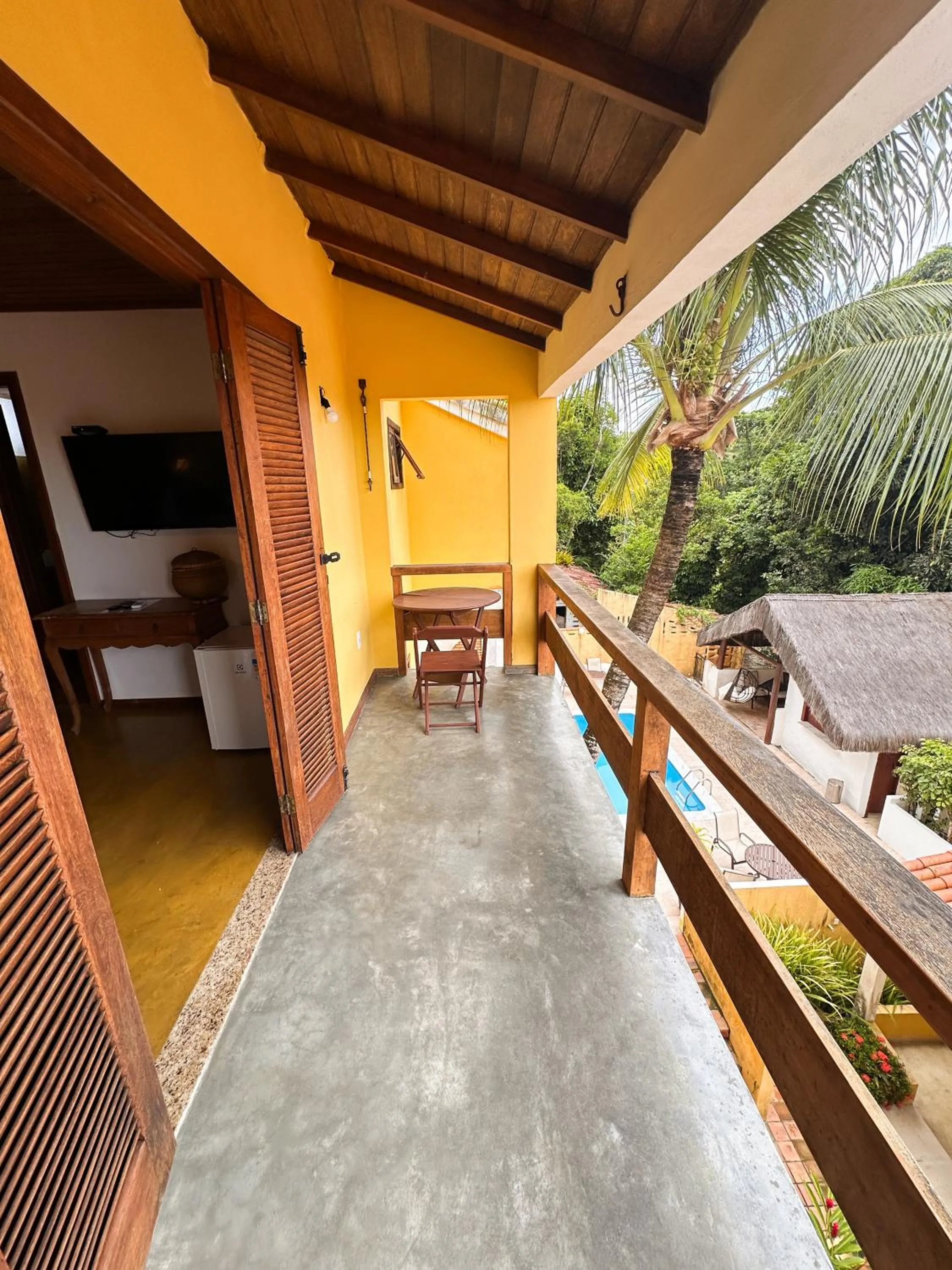 Balcony/Terrace in Pousada Arraial Colonial, Localizada no Centrinho e de Fácil Acesso a Praia e a Rua Mucugê