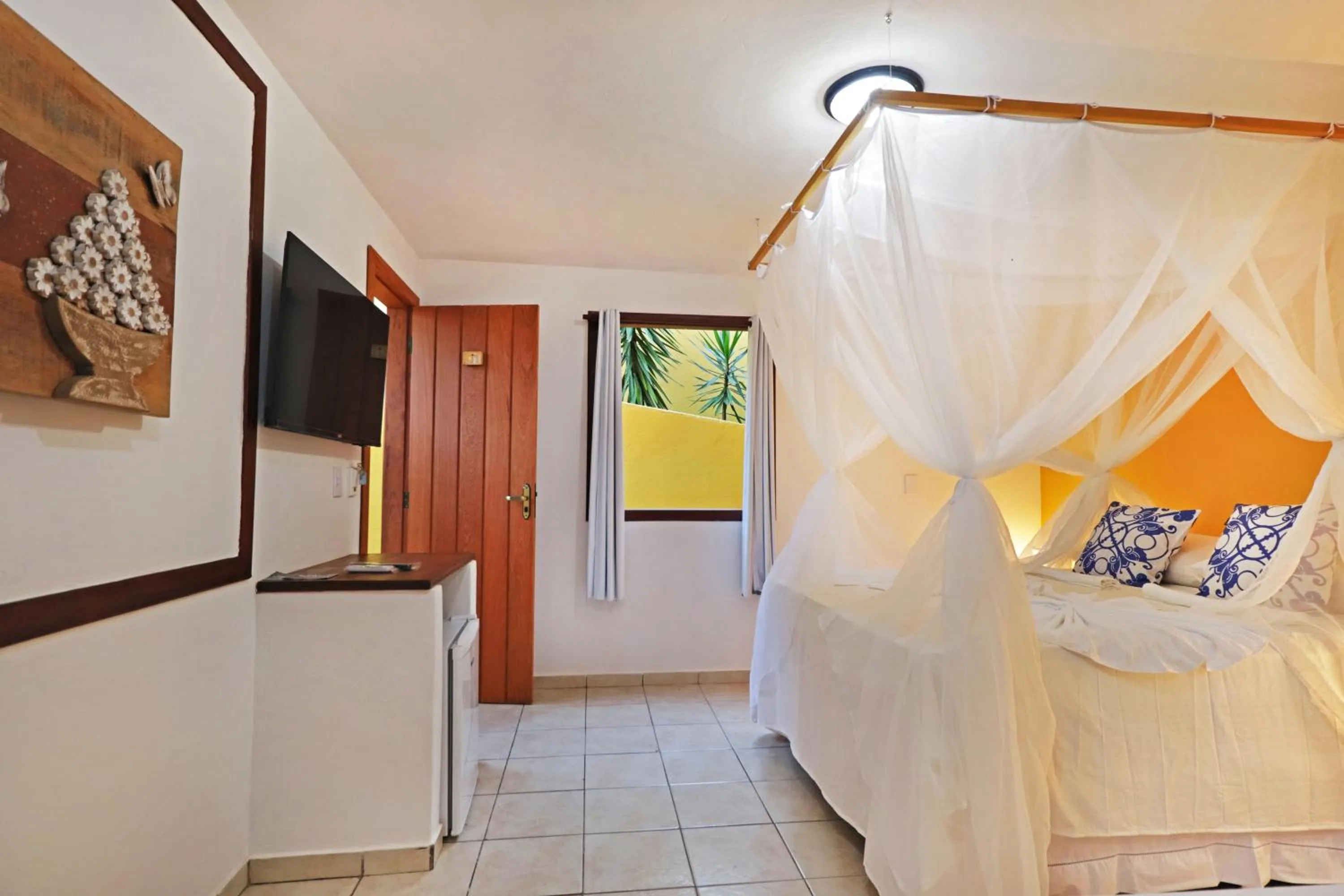 Bed in Pousada Arraial Colonial, Localizada no Centrinho e de Fácil Acesso a Praia e a Rua Mucugê