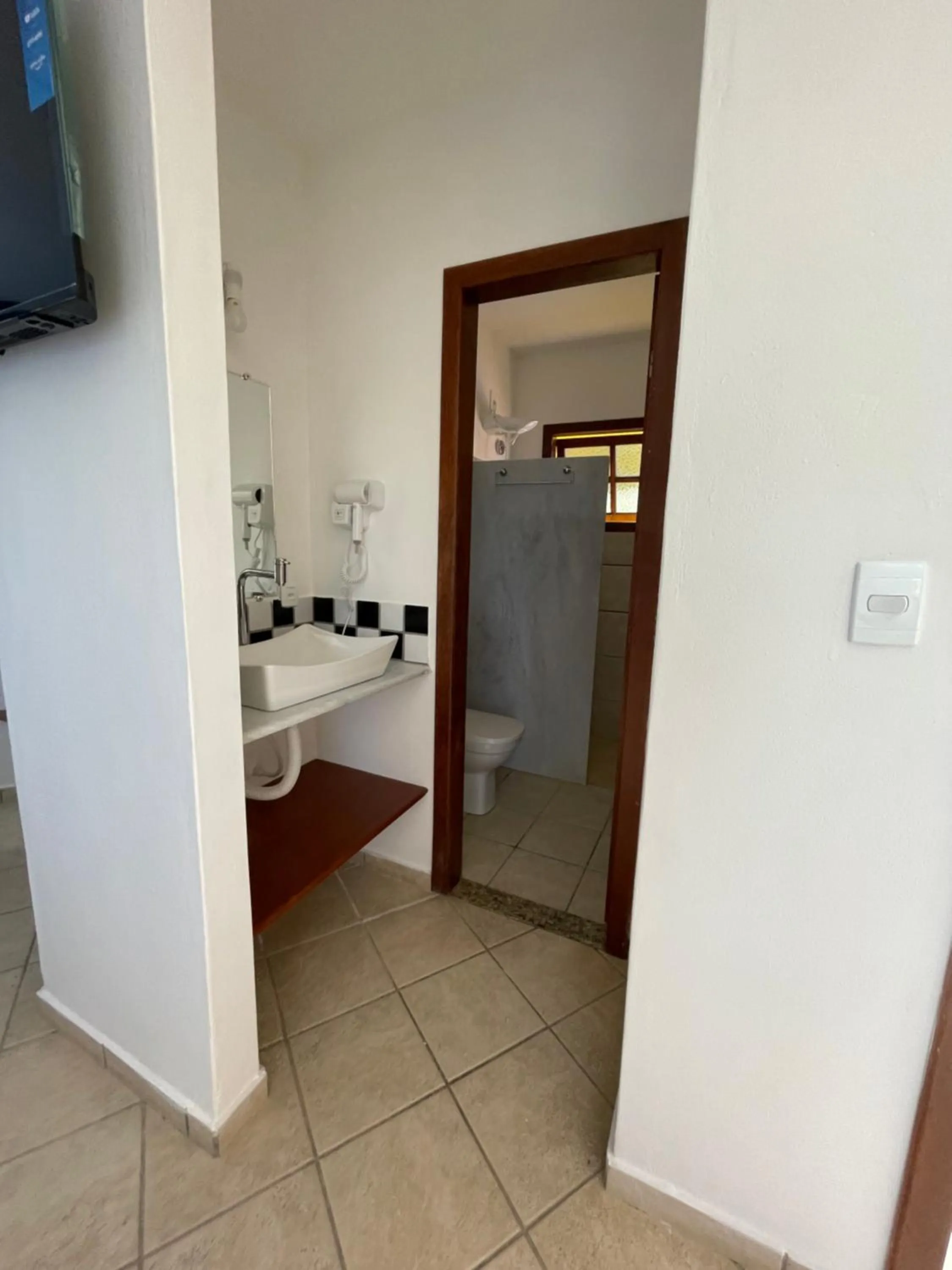 Shower in Pousada Arraial Colonial, Localizada no Centrinho e de Fácil Acesso a Praia e a Rua Mucugê