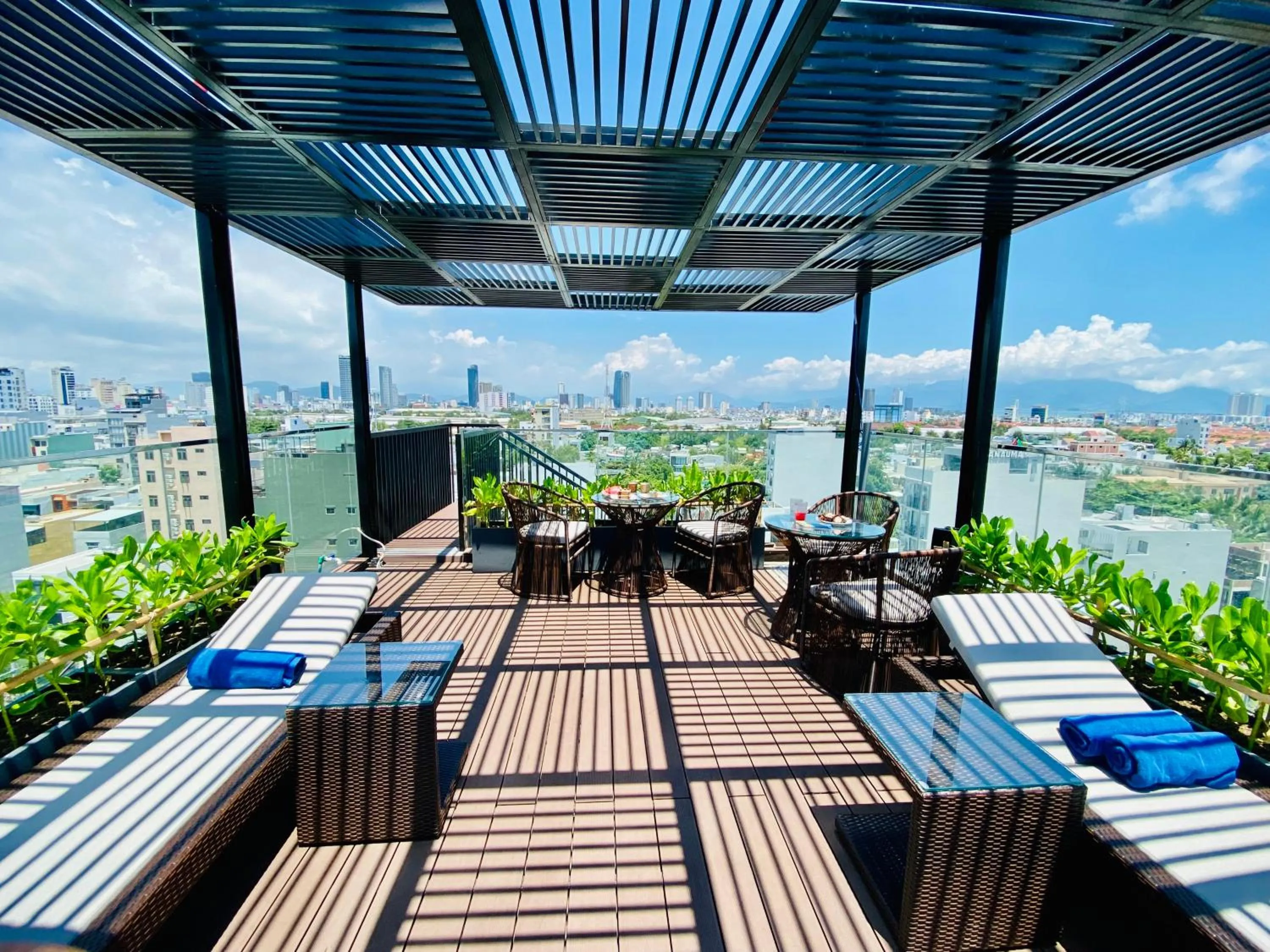 Swimming pool in Duke Casa Apartment
