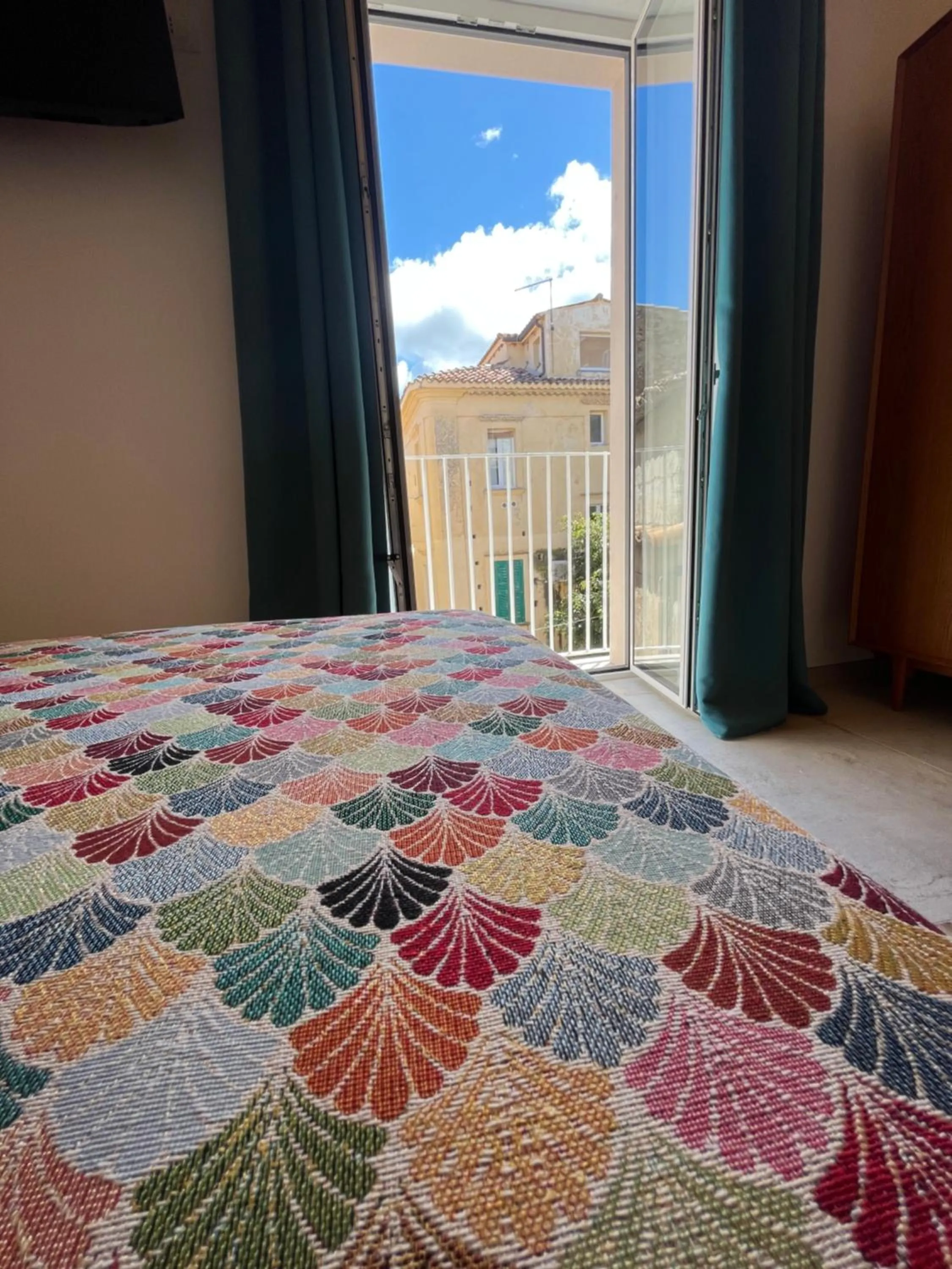 Bed in De LoCa Rooms