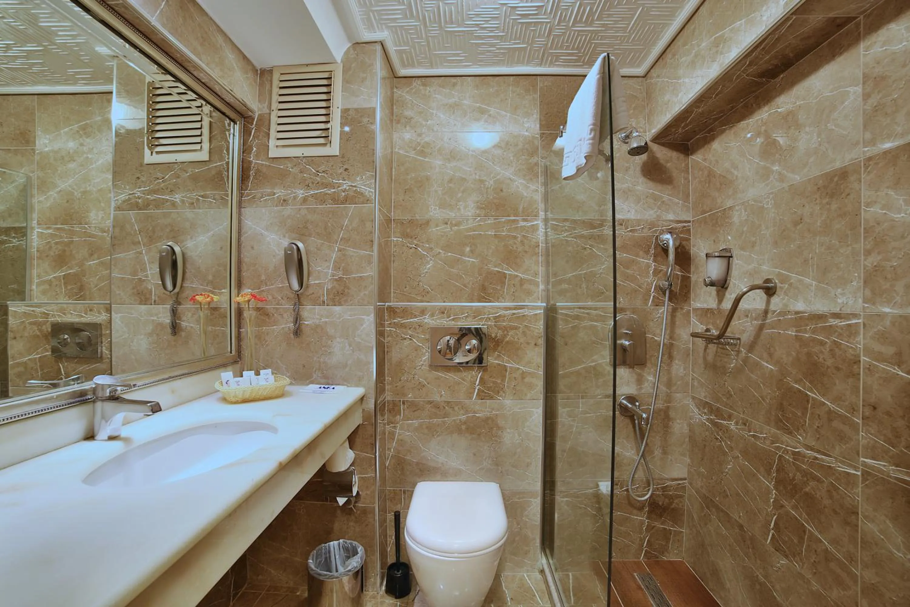 Shower in Grand Anka Hotel
