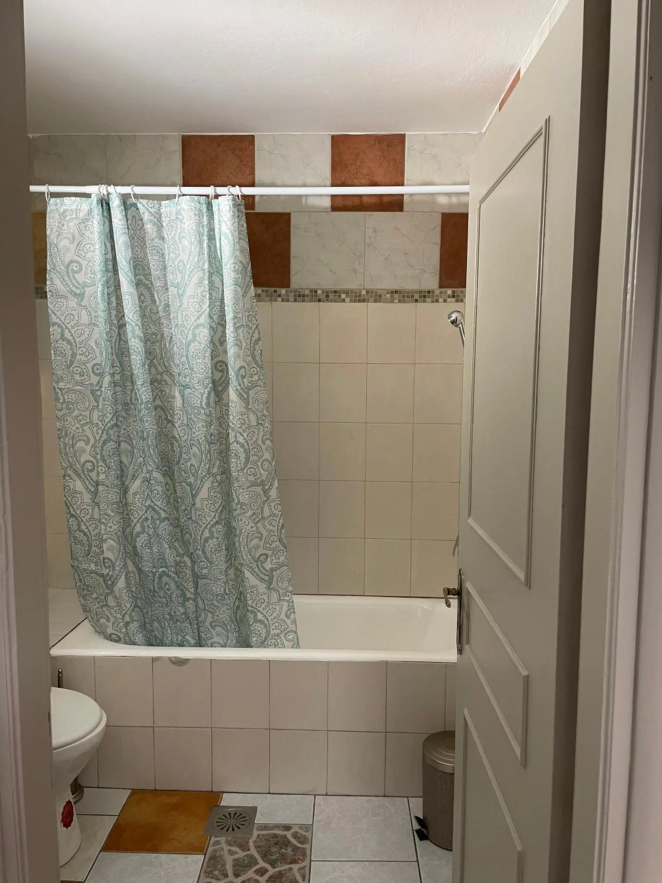 Bath in Hotel Kourkoumelata