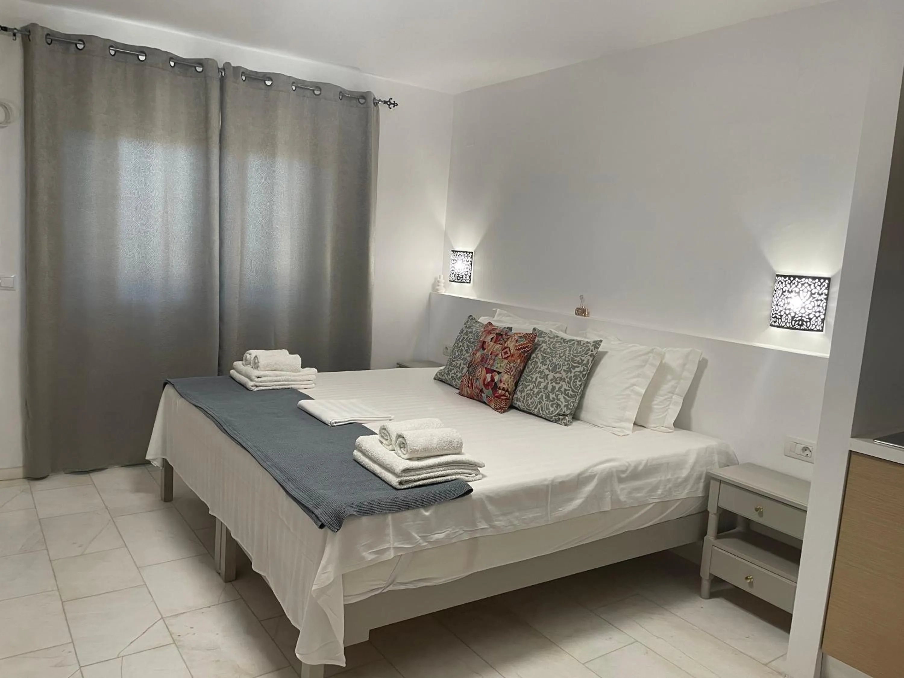 Bedroom in Hotel Kourkoumelata