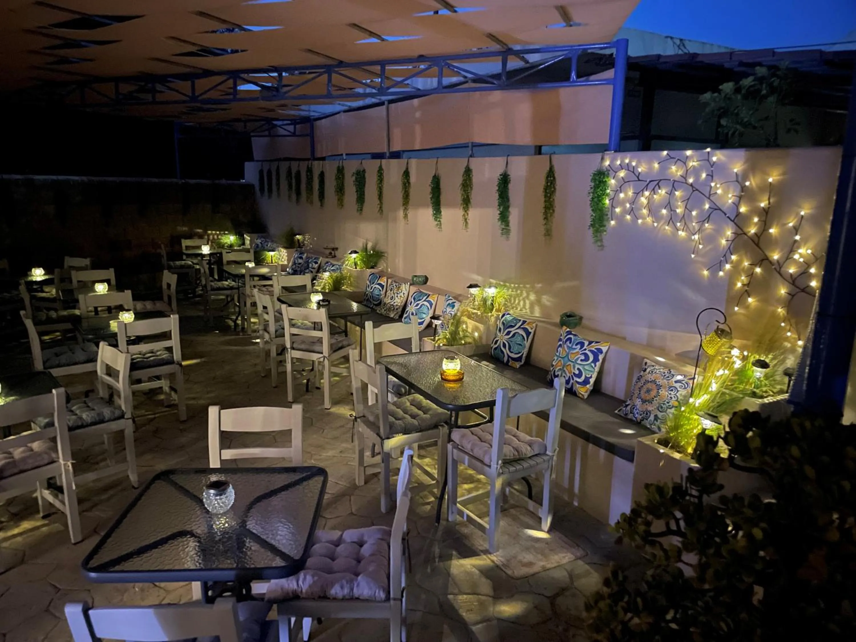 Patio in Hotel Kourkoumelata