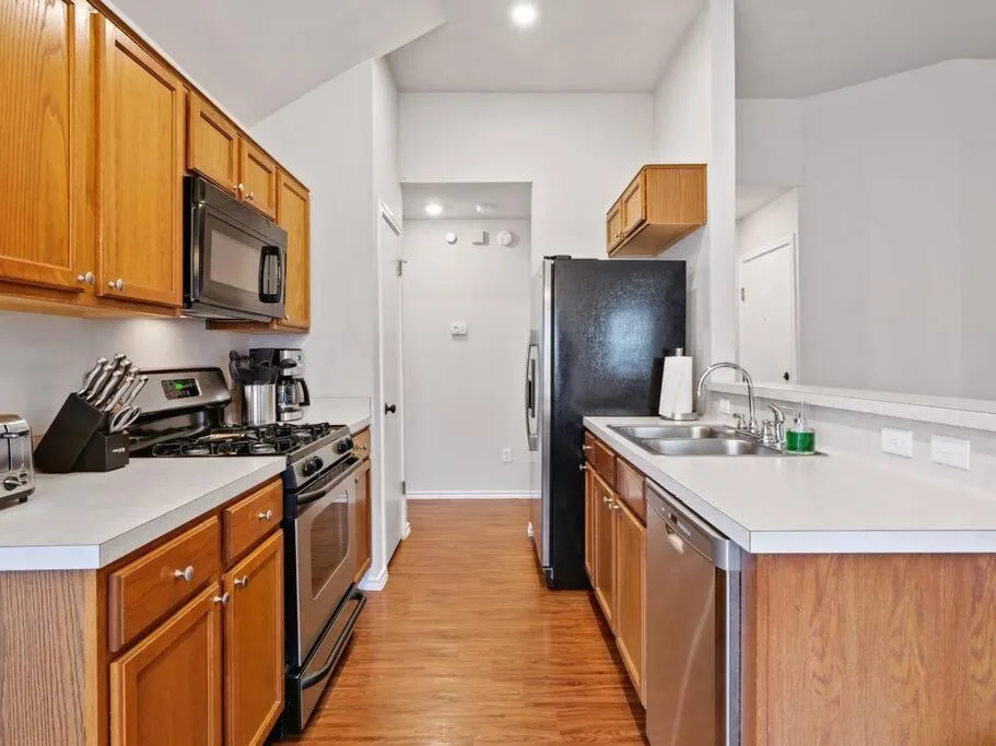 Cozy Getaway, Minutes from Austin!