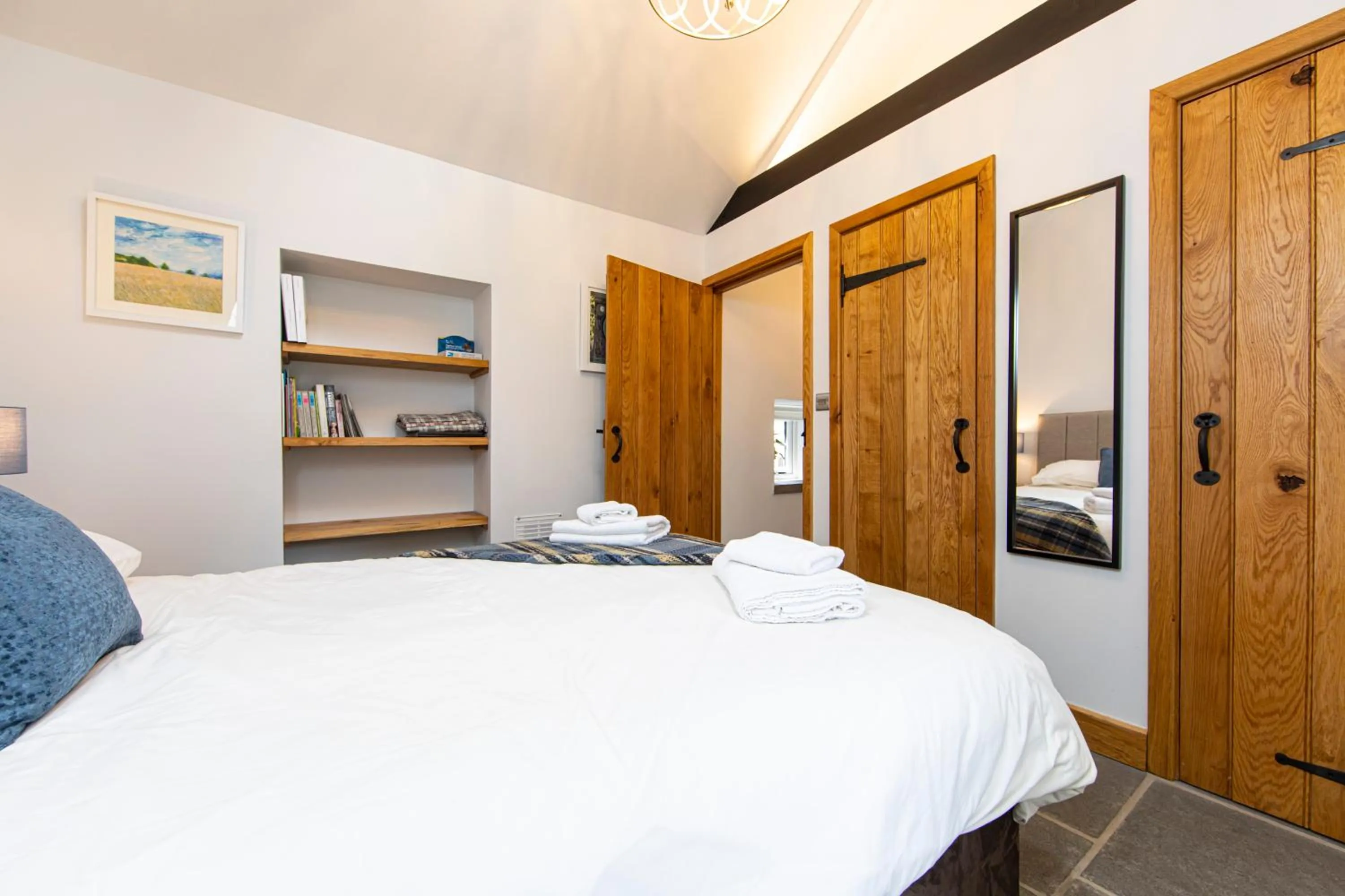 Bedroom, Bed in Swansea Valley Holiday Cottages