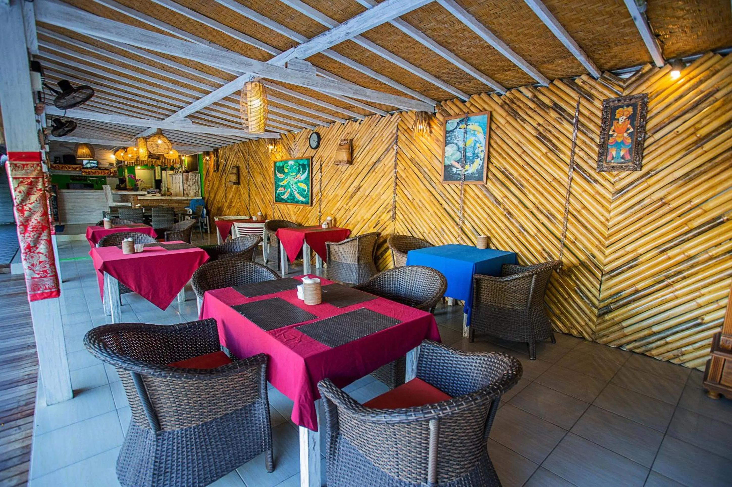 Restaurant/places to eat in Naturale Villas