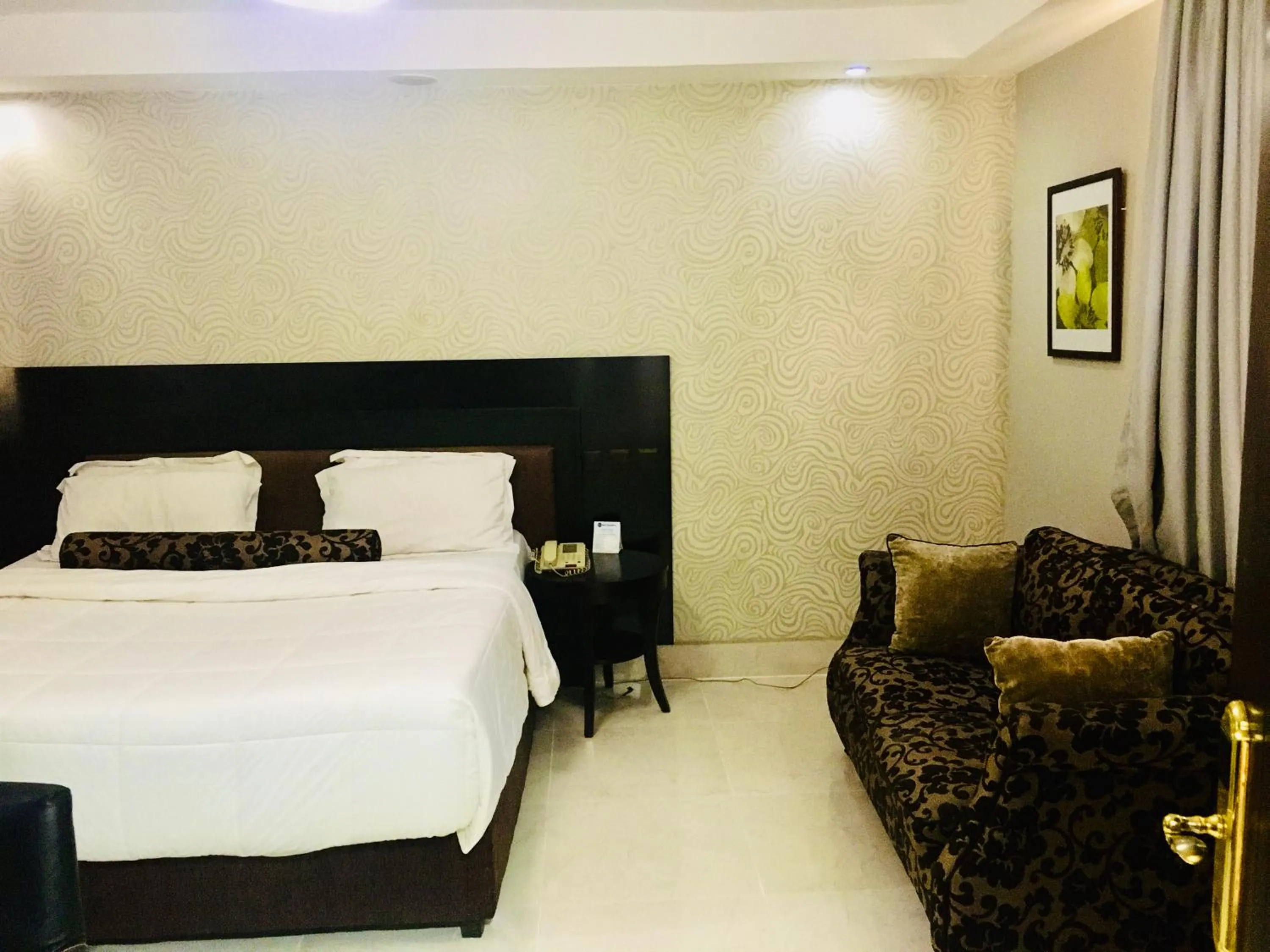 Bedroom, Bed in BW Starfire Hotel