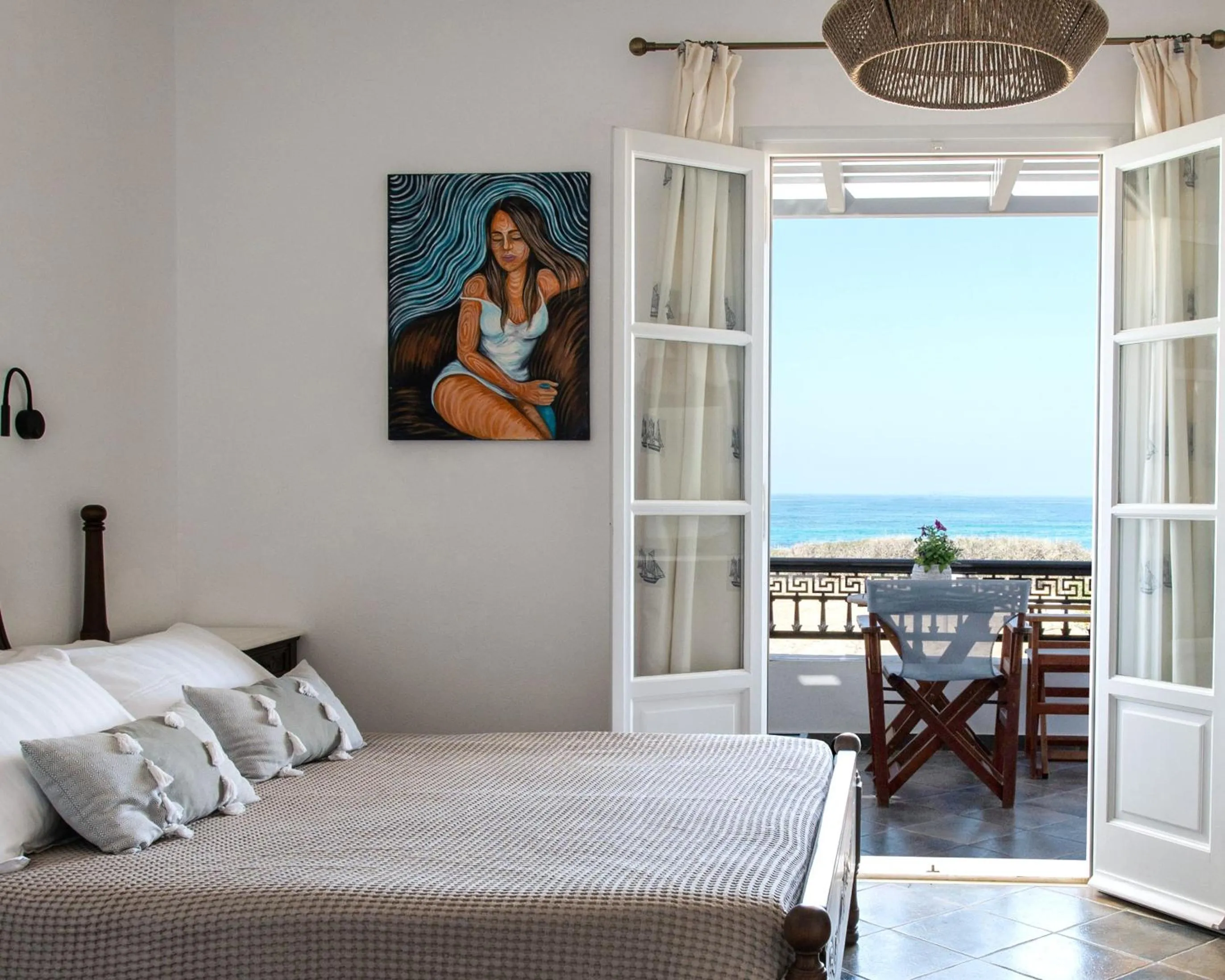 Bedroom, Bed in Sea Lilies Suites