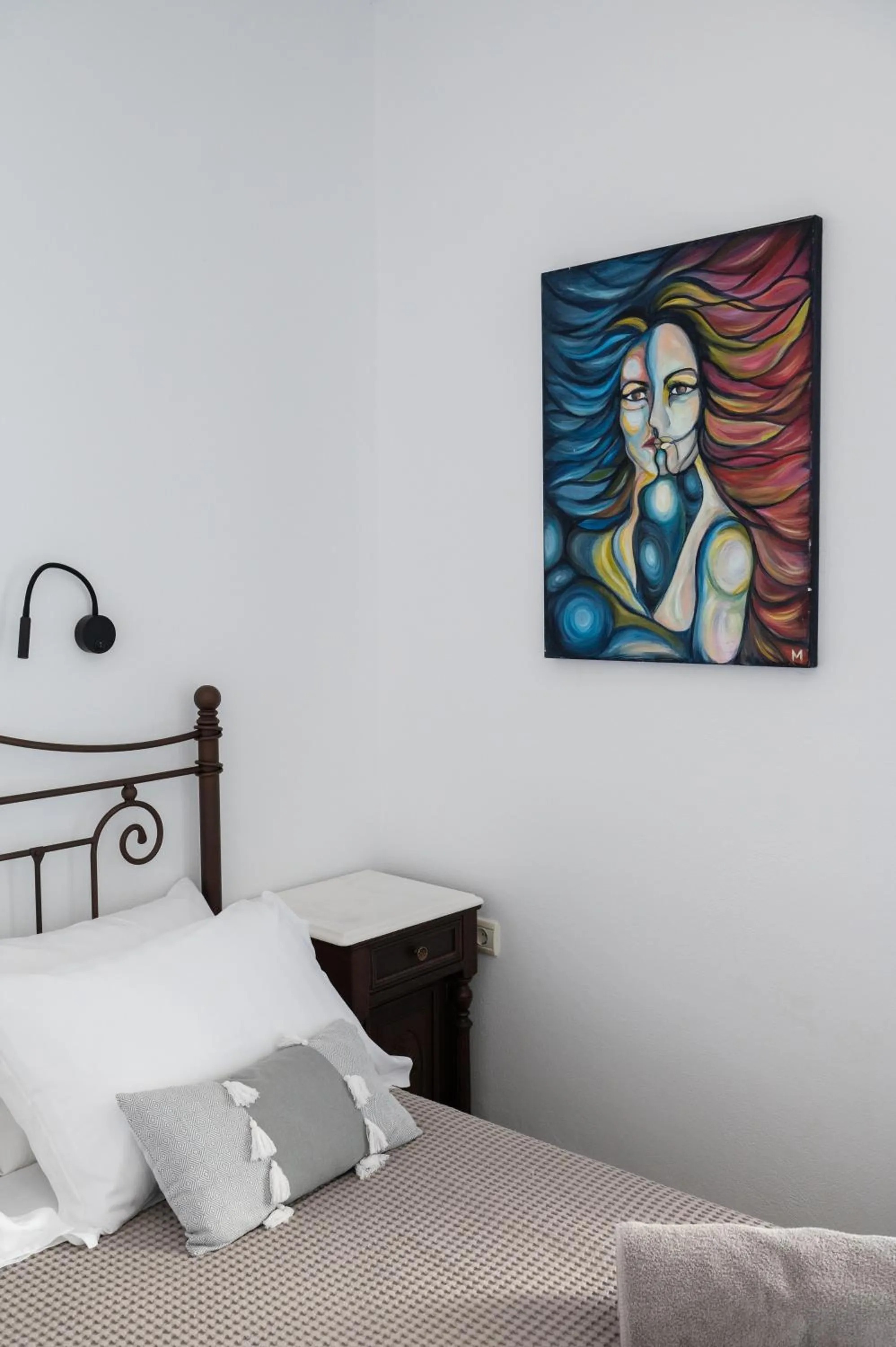 Decorative detail, Bed in Sea Lilies Suites