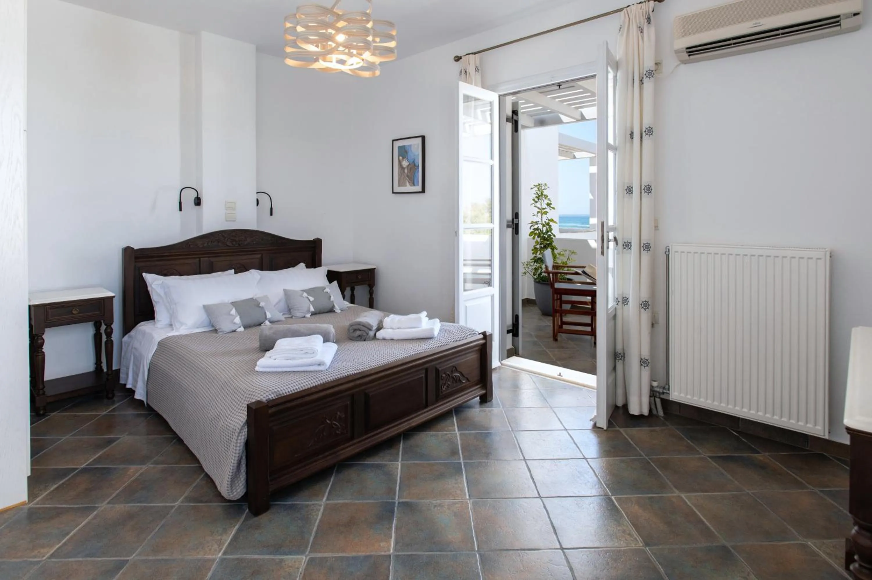 Balcony/Terrace, Bed in Sea Lilies Suites