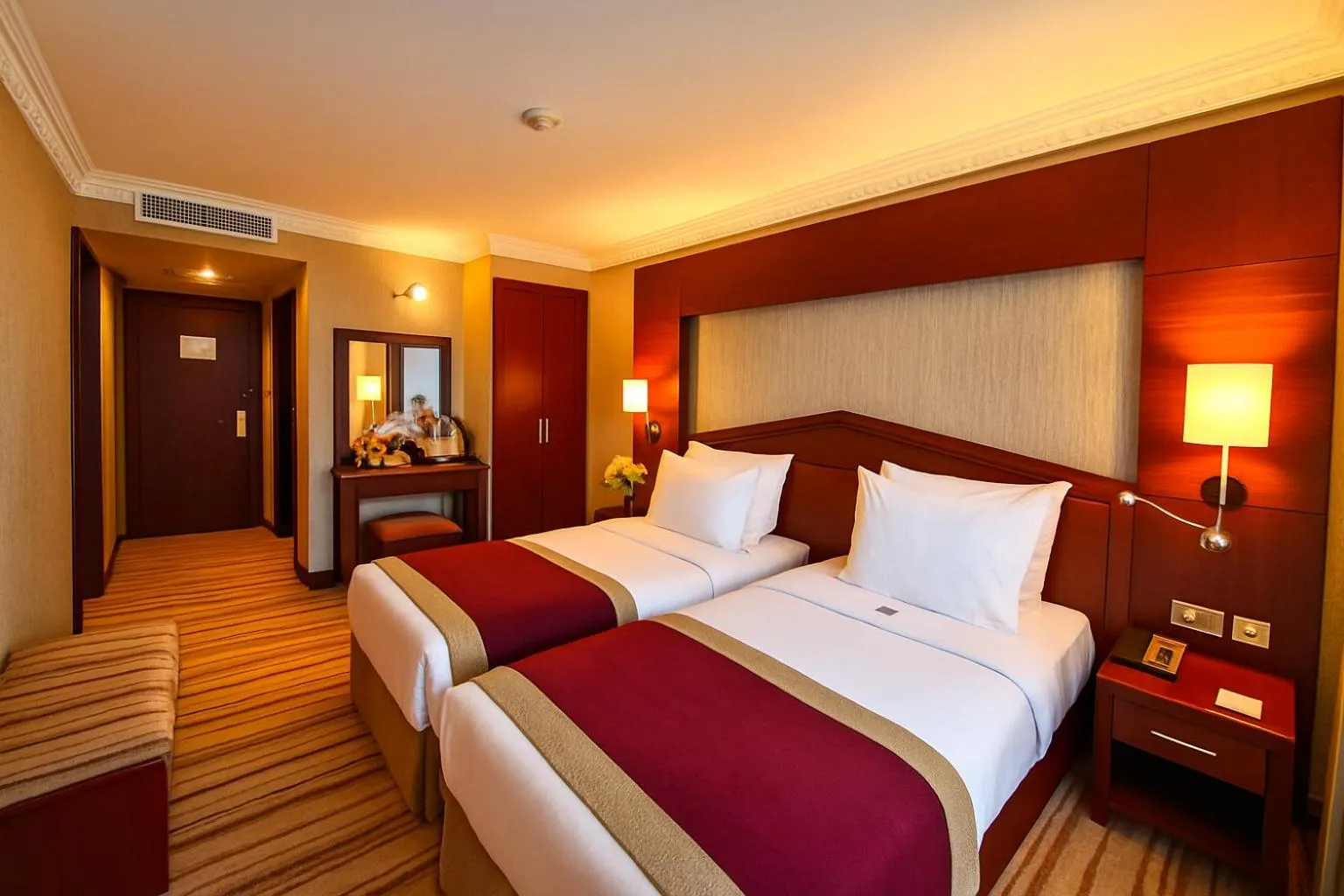 Bed in Taksim Gonen Hotel