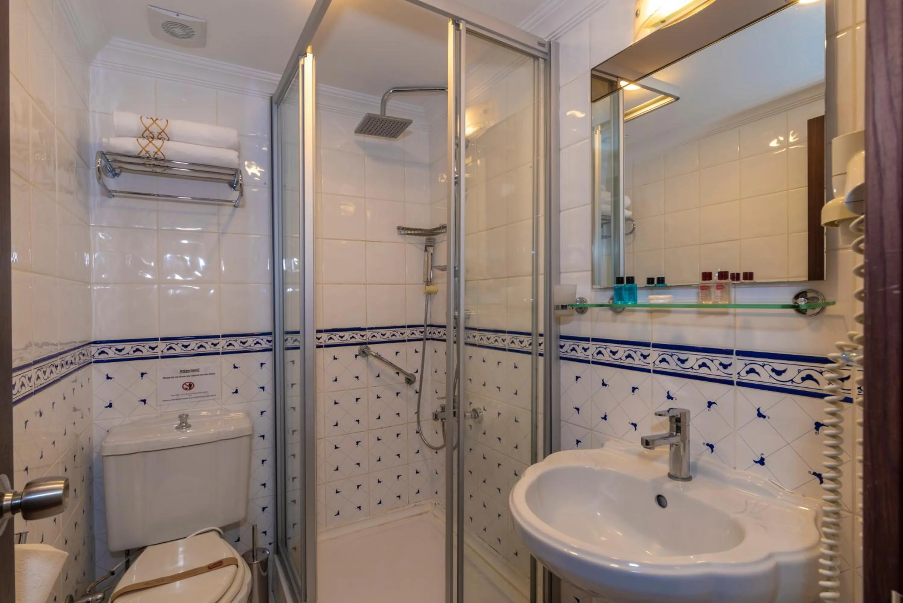 Shower in Arena Hotel - Special Class