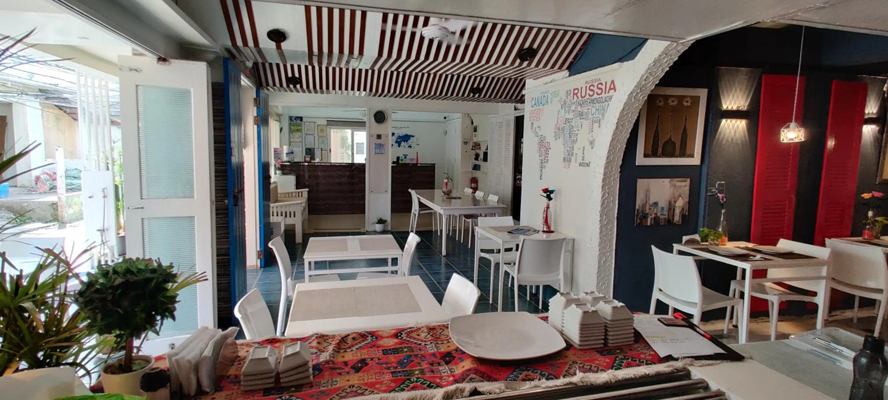 Restaurant/places to eat in Mecasa Hotel