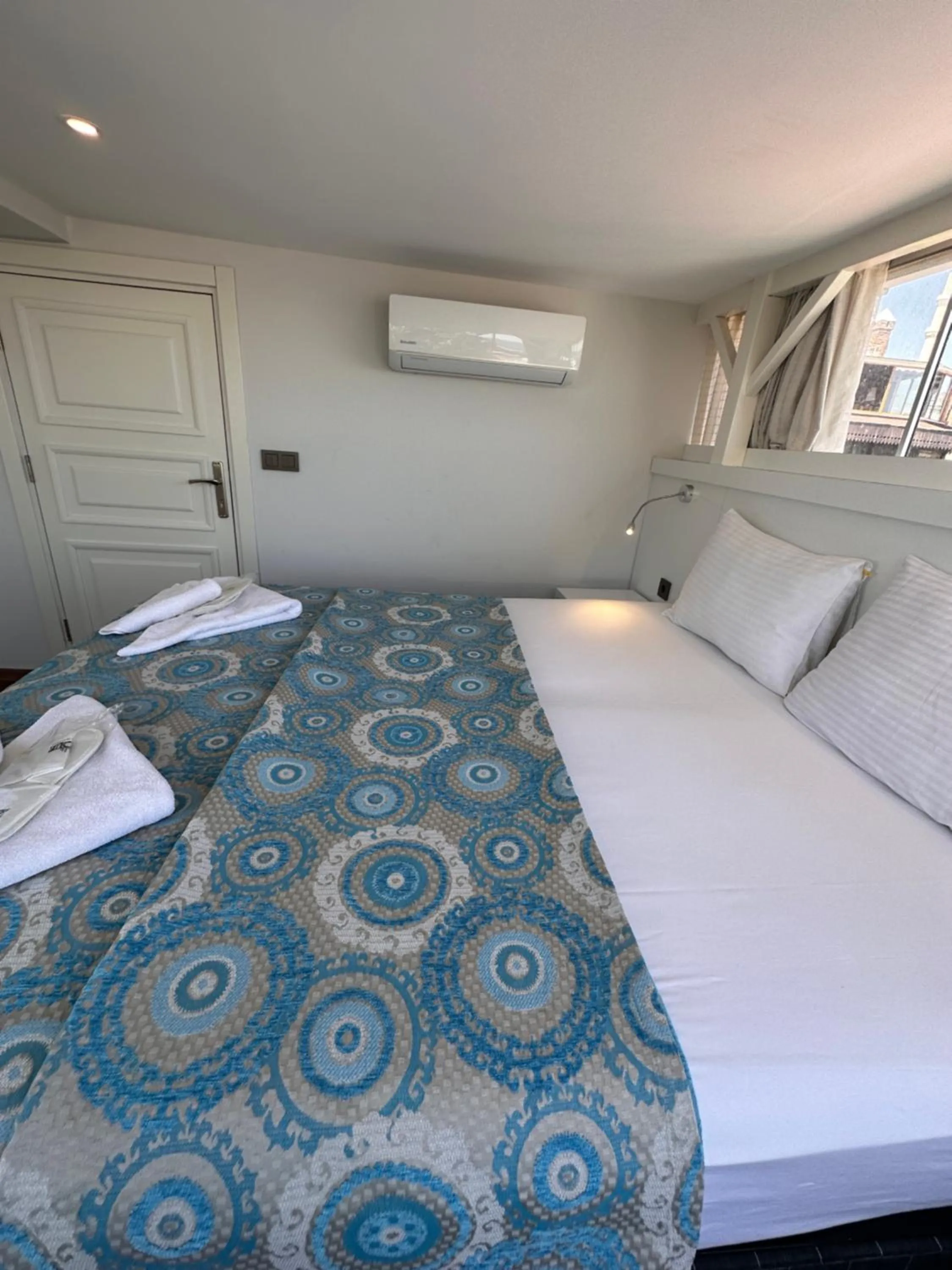 Bed in Hotel Antique