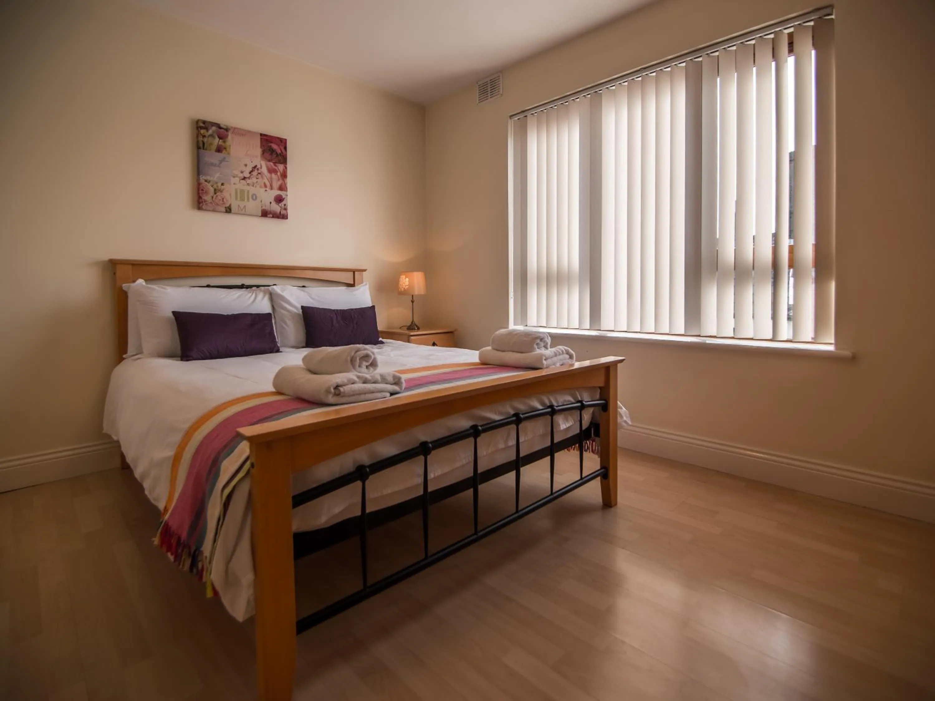 Bed in Donegan Court Aparthotel