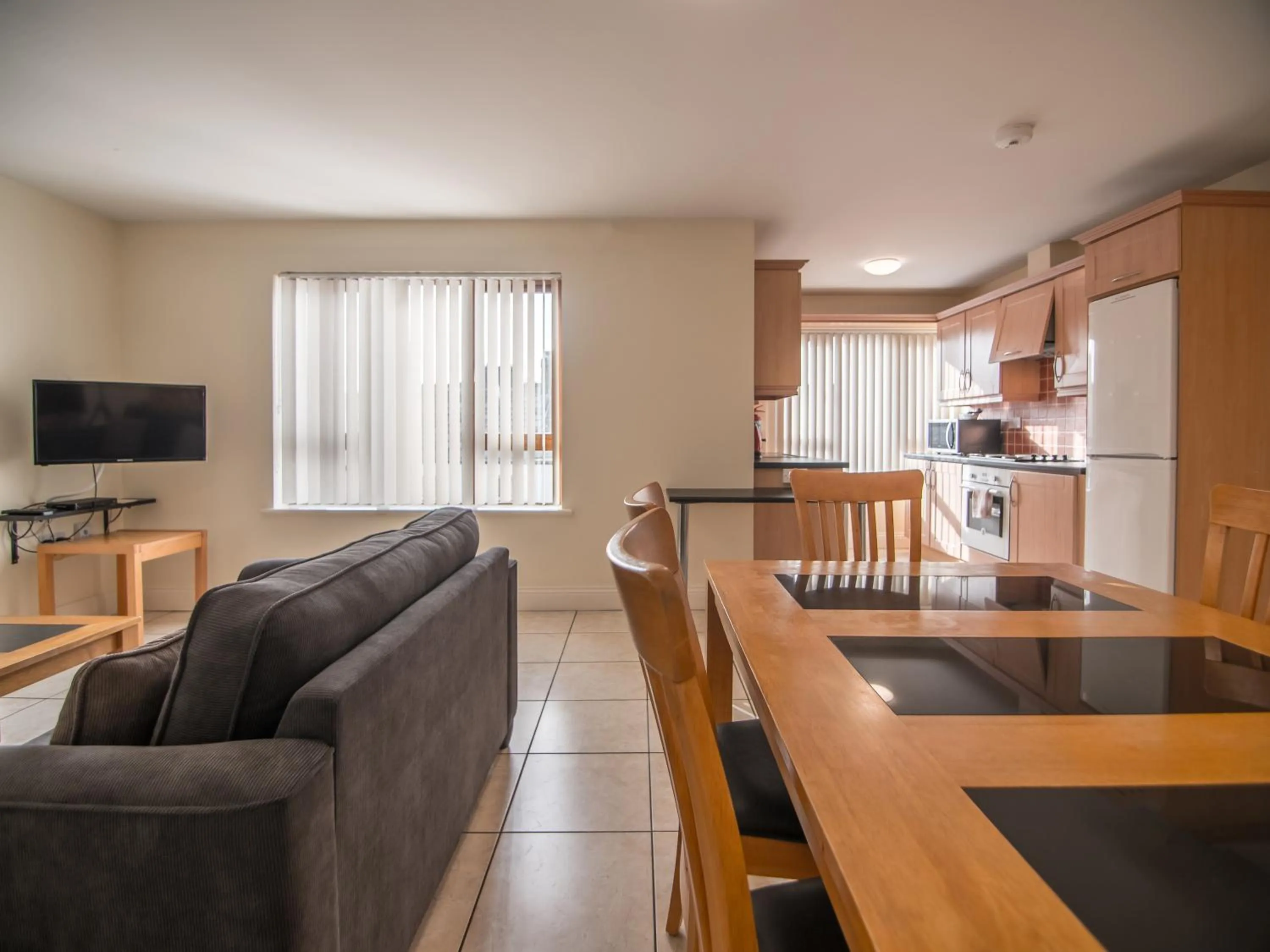 Dining area in Donegan Court Aparthotel