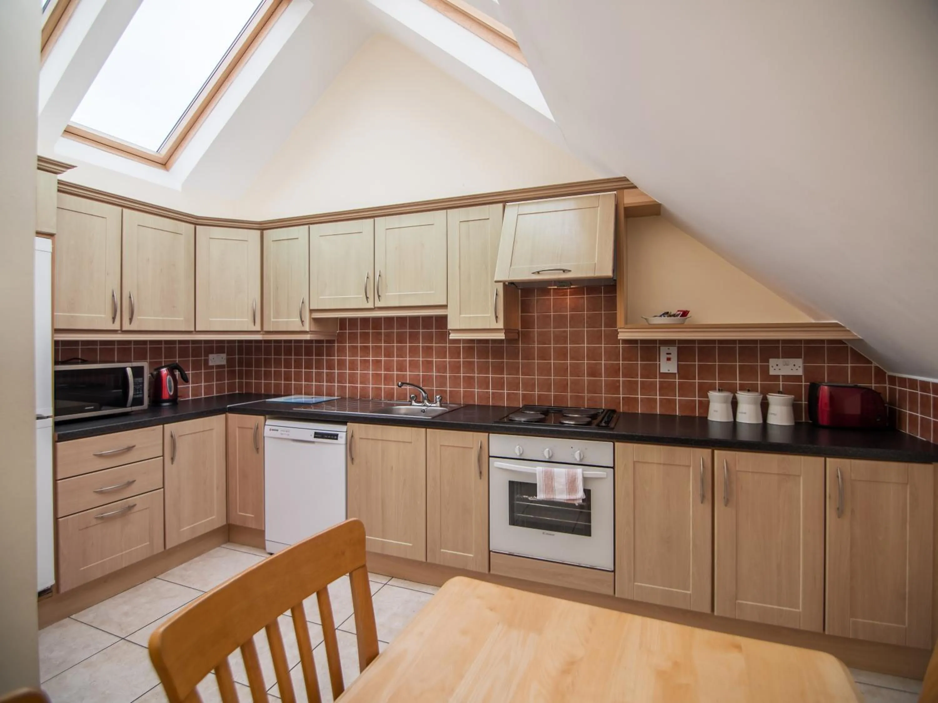 Kitchen or kitchenette in Donegan Court Aparthotel