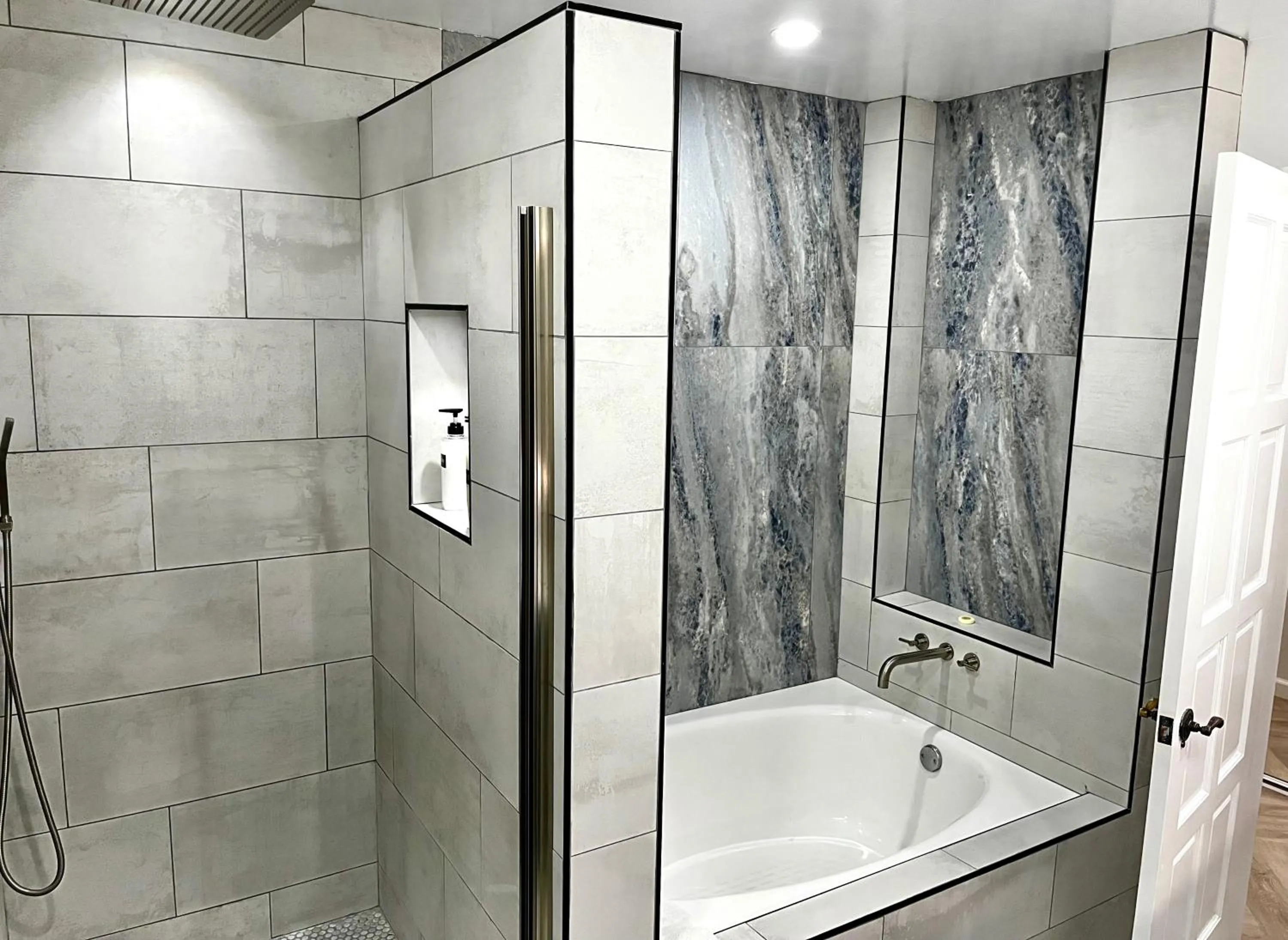 Modern Hamilton Cove Villa w/golf cart