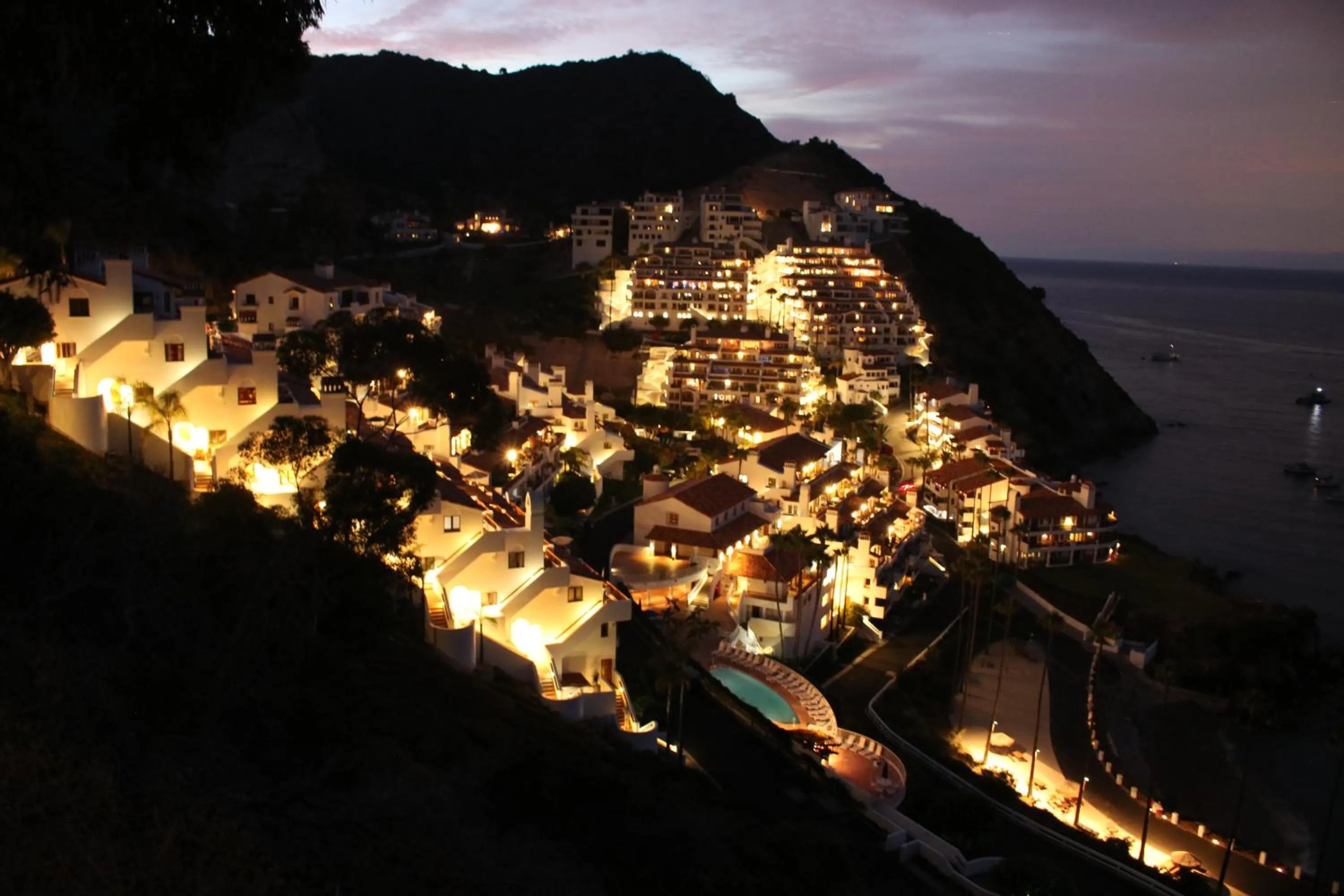 Modern Hamilton Cove Villa w/golf cart