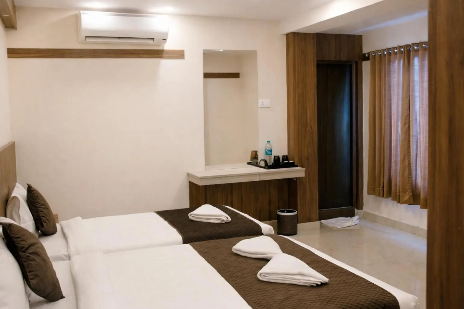 Bed in Hotel Sakura Inn