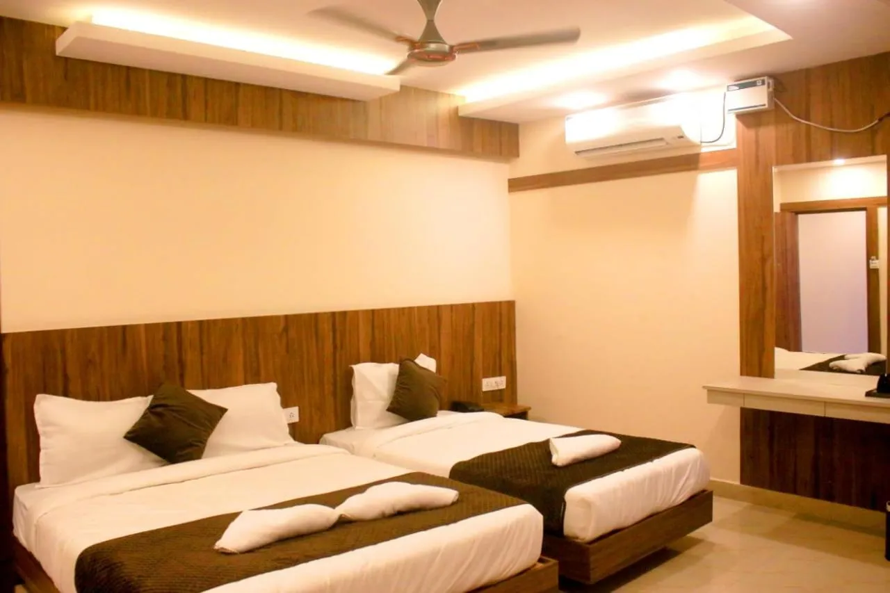 Photo of the whole room, Bed in Hotel Sakura Inn