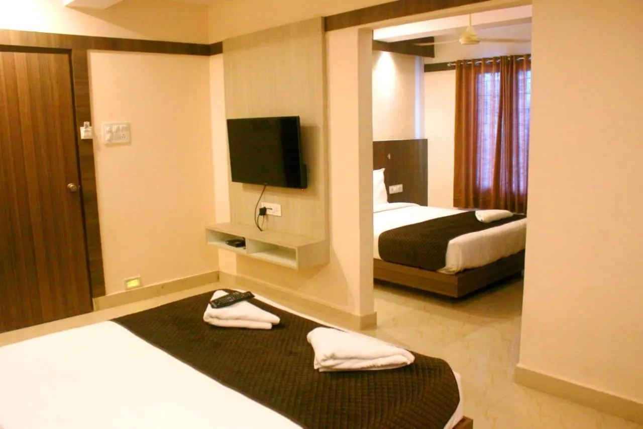 Photo of the whole room, Bed in Hotel Sakura Inn