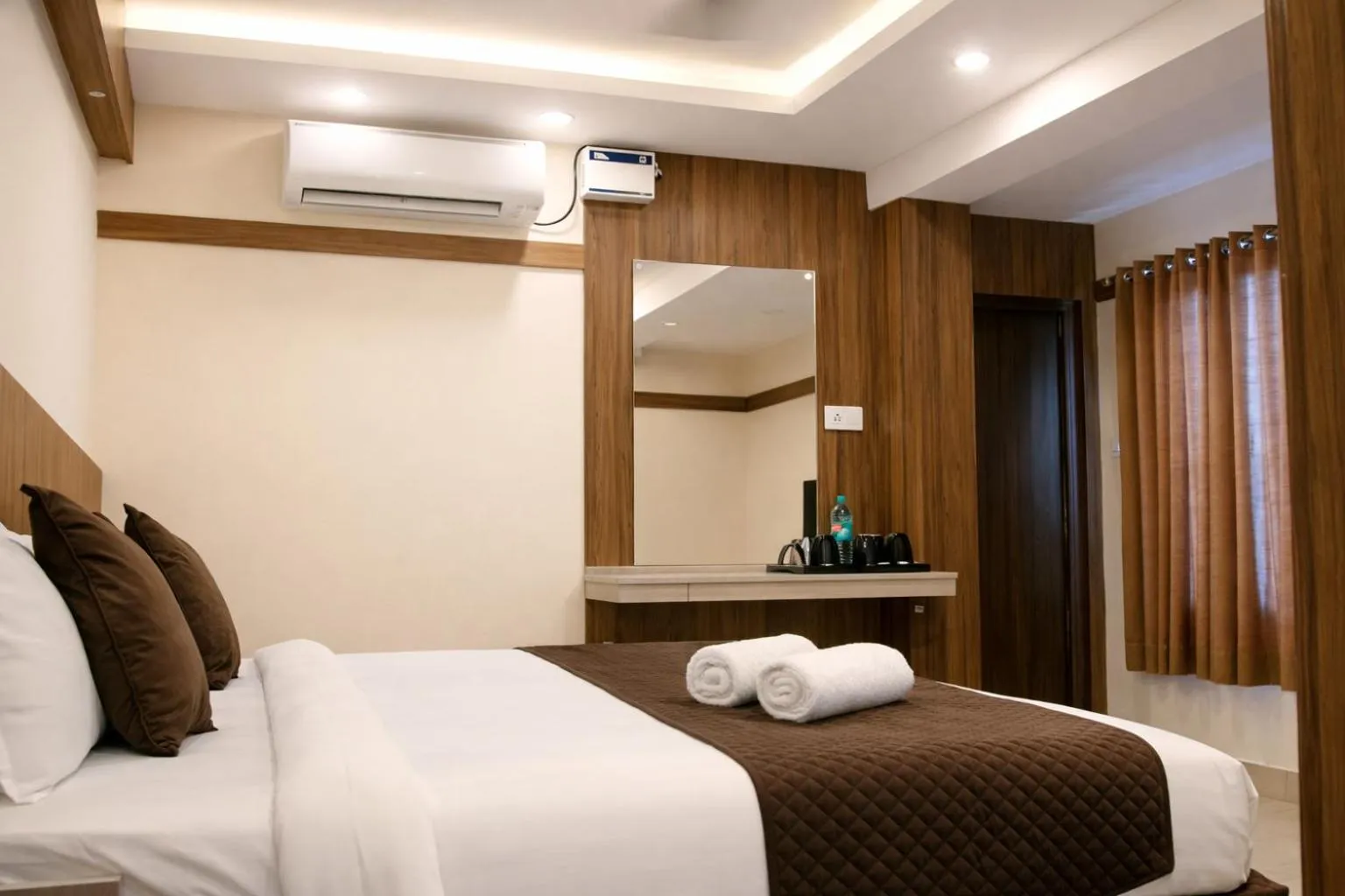 Bedroom, Bed in Hotel Sakura Inn